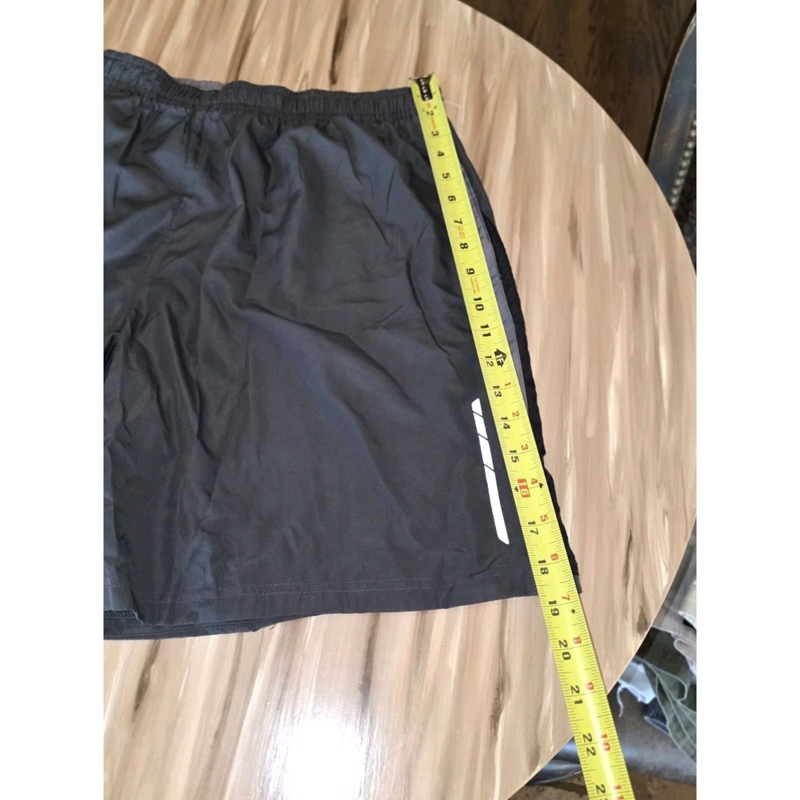 Tek Gear Tek Gear Shorts Black Stripe Grey Large Rn 82382 100% Polyester Men Athletic Activewear L Black Striped Polyester Tek Gear Mens Shorts Size US 33 - 6 Thumbnail