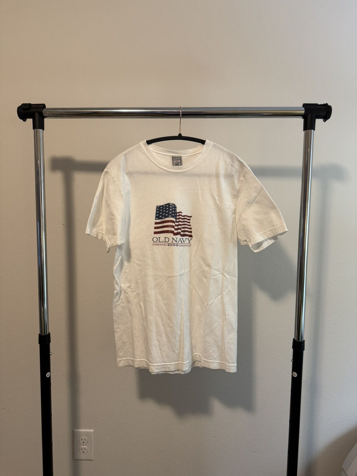 Old Navy 2005 Vintage Old Navy T-Shirt Size US S / EU 44-46 / 1 - 1 Thumbnail