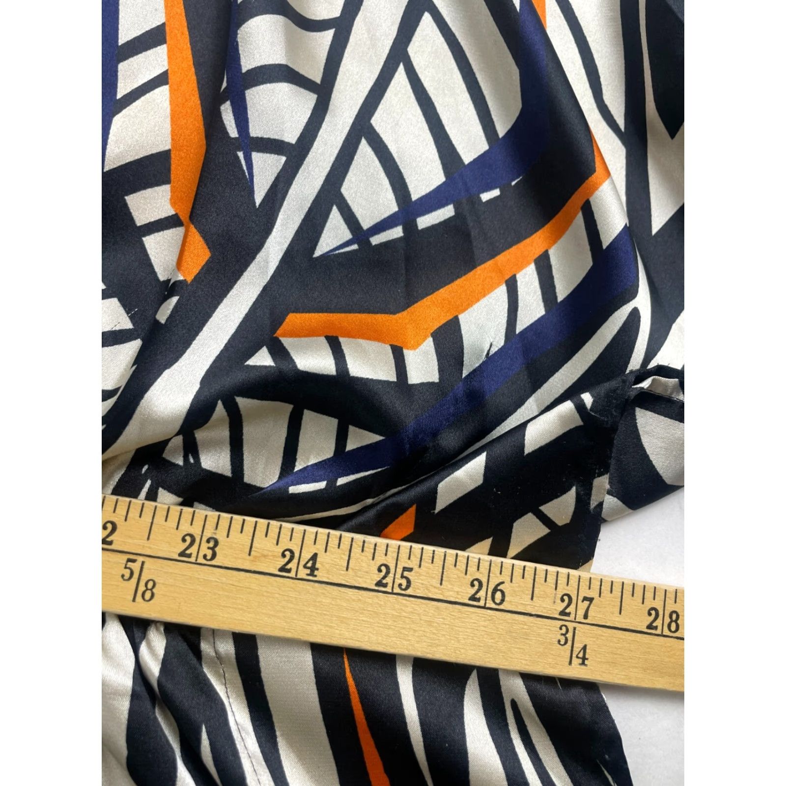 Vintage Capacity Unlimited Shirt Womens Medium Black Geometric Silky V-Neck T-Shirt Size M / US 6-8 / IT 42-44 - 5 Thumbnail