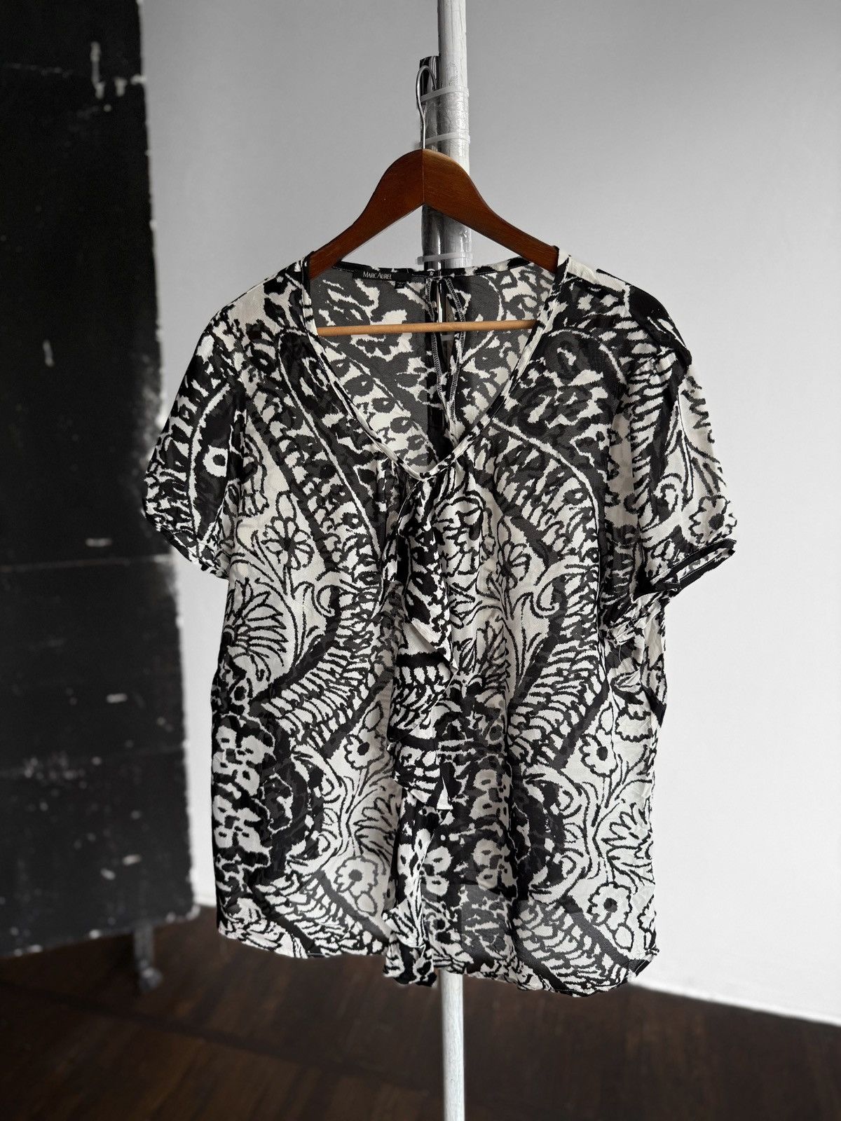 Designer Marc Aurel Womens Sheer Floral Blouse Top SS V-Neck Size XL / US 12-14 / IT 48-50 - 1 Thumbnail