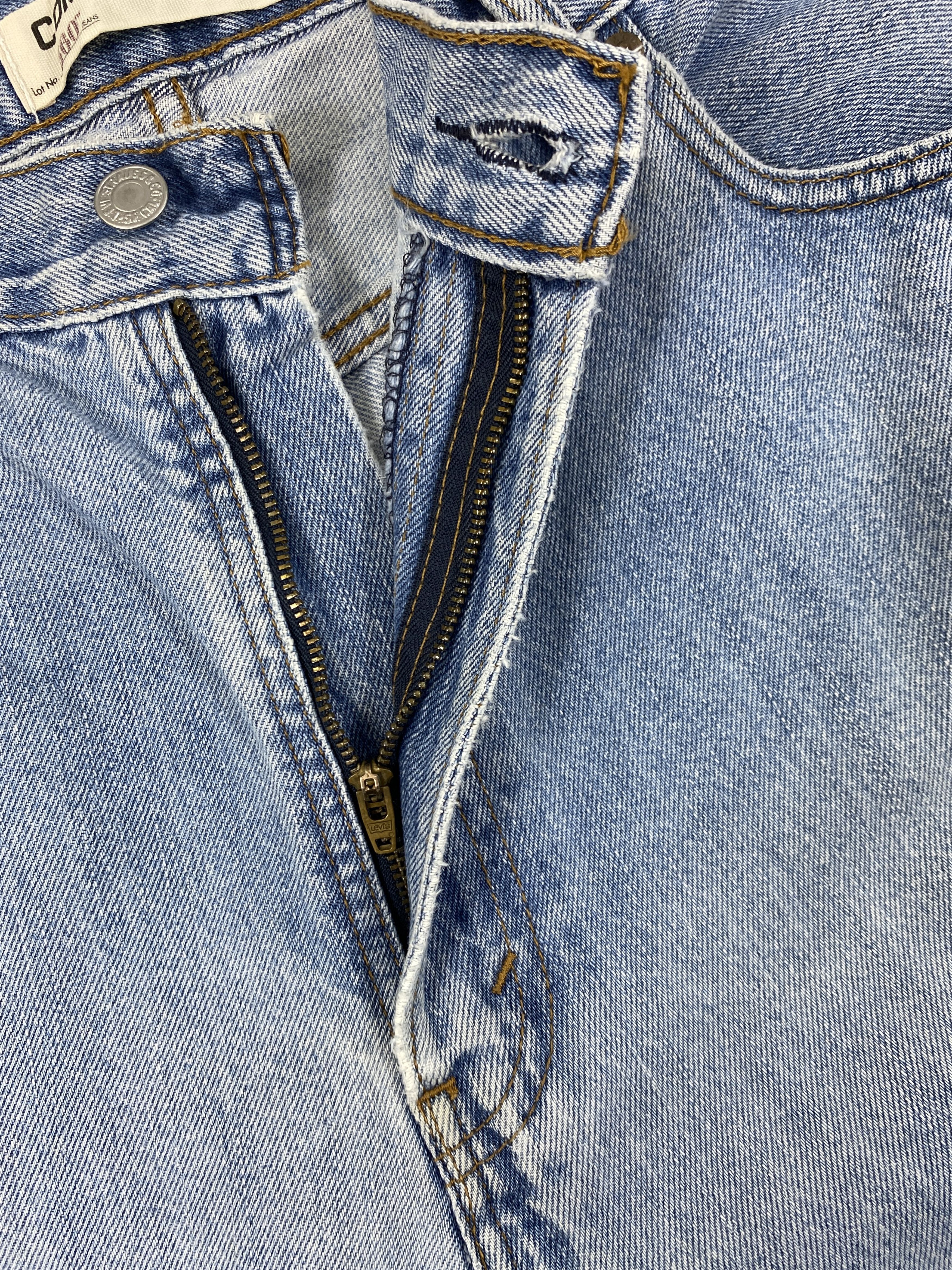 Levi's Light Wash Vintage Levi's 560 Jeans 39x29 Denim -JN842 Size US 39 - 6 Thumbnail