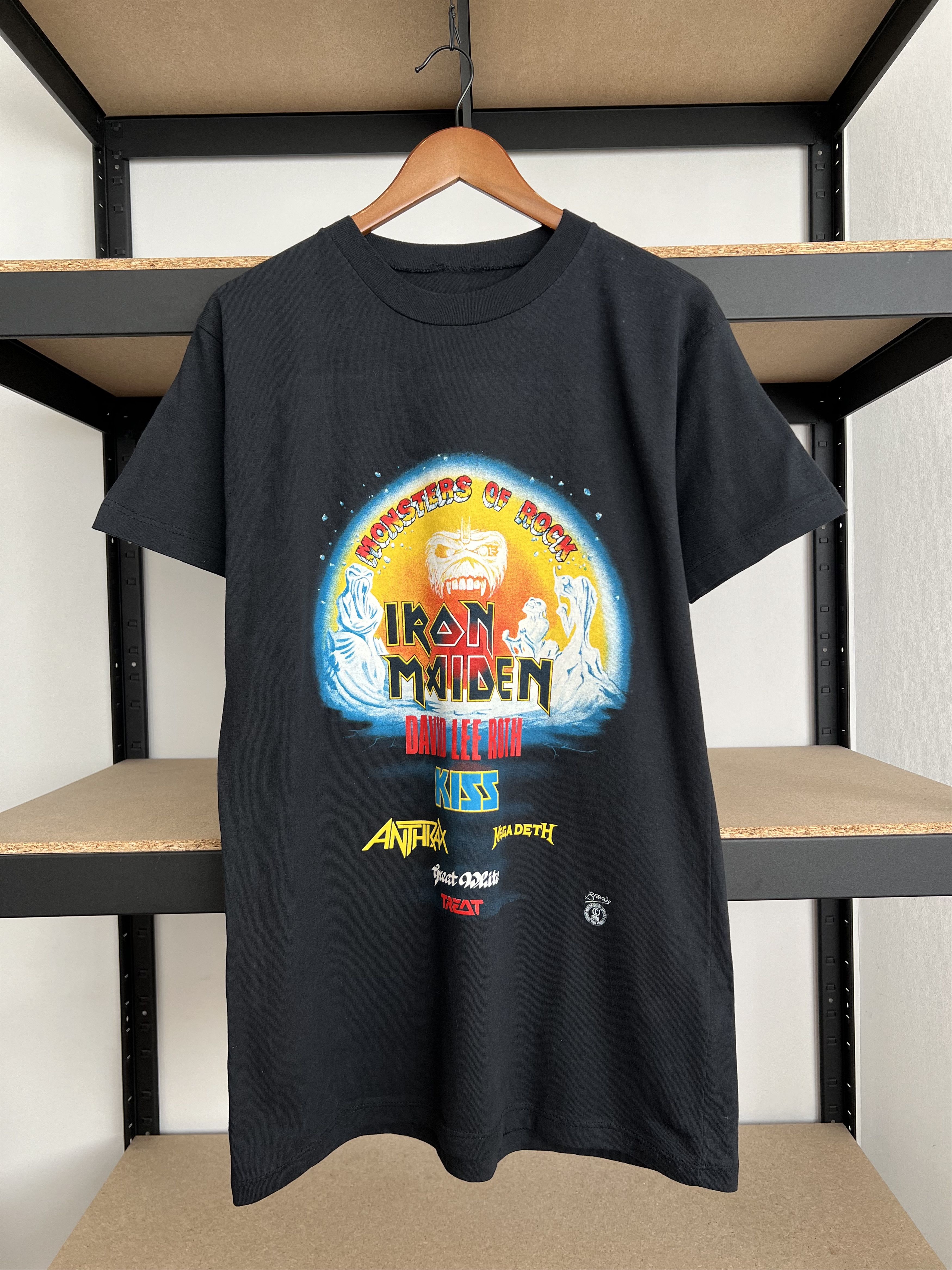 Band Tees Vintage 1988 Monster of Rock Donington Bravado Black T-shirt Size US L / EU 52-54 / 3 - 1 Thumbnail