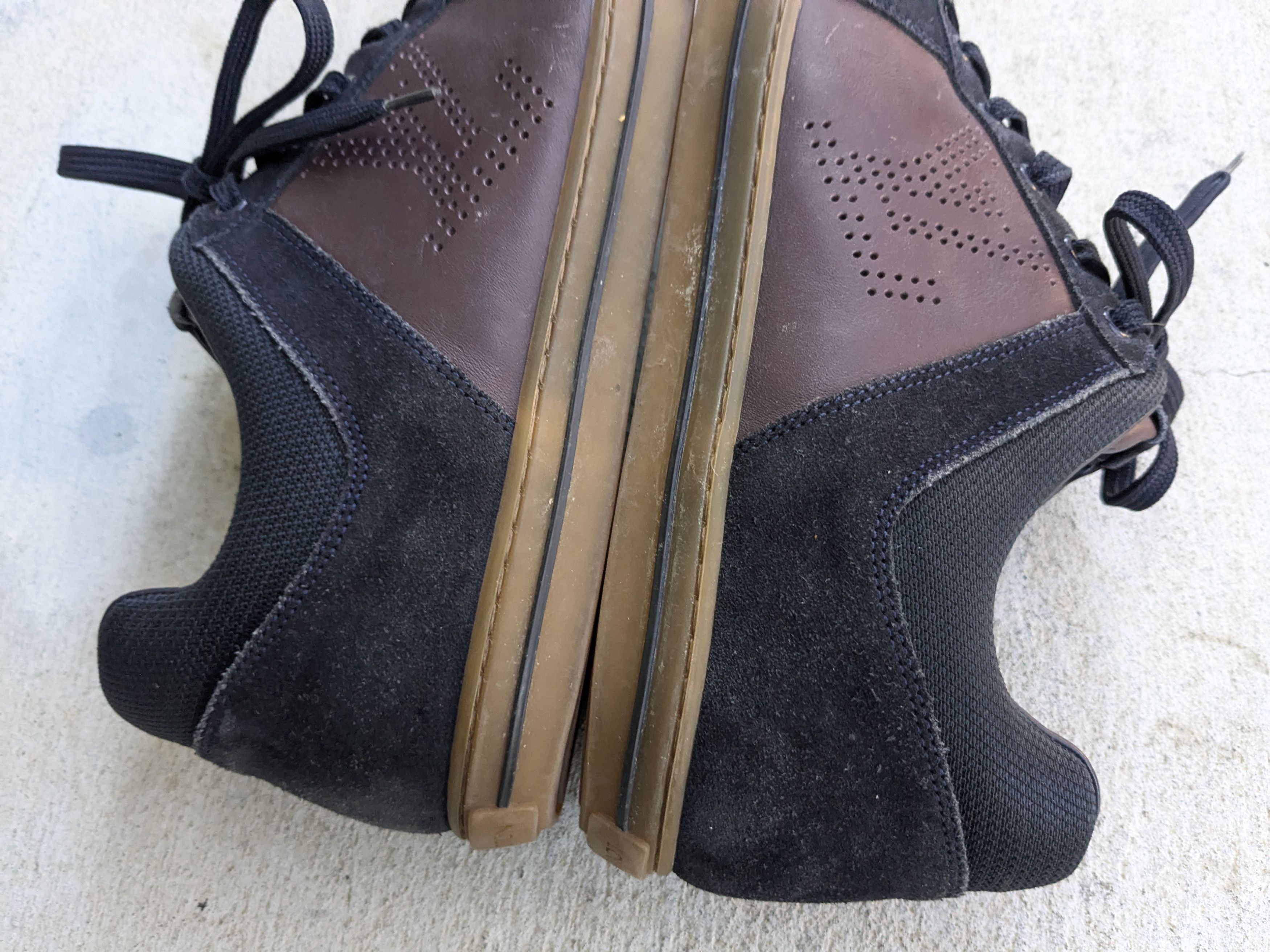 Louis Vuitton Louis Vuitton Sneakers Burgundy Black Suede Leather 9 Size US 9 / EU 42 - 12 Thumbnail