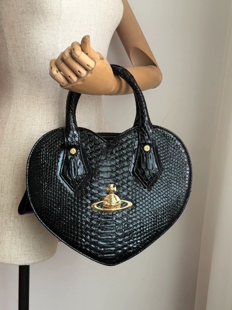 Vivienne Westwood Vivienne Westwood size 30*25cm Love Heart Crocodile Saturn Size ONE SIZE - 1 Thumbnail