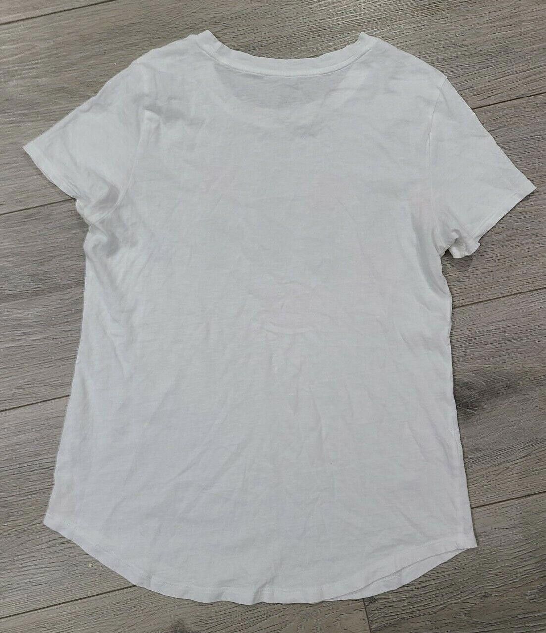 Old Navy Old Navy Shirt Small White Everywhere Pineapples Scoop Hem Size S / US 4 / IT 40 - 2 Thumbnail