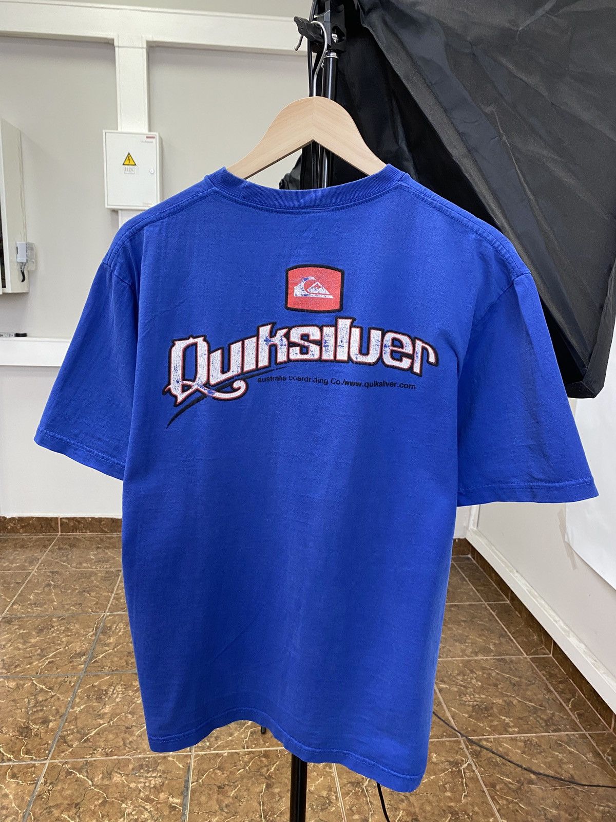Quiksilver 🇺🇸 Vintage 90s Quiksilver Center Logo T-Shirt Rare Retro Y2K Size US M / EU 48-50 / 2 - 1 Thumbnail