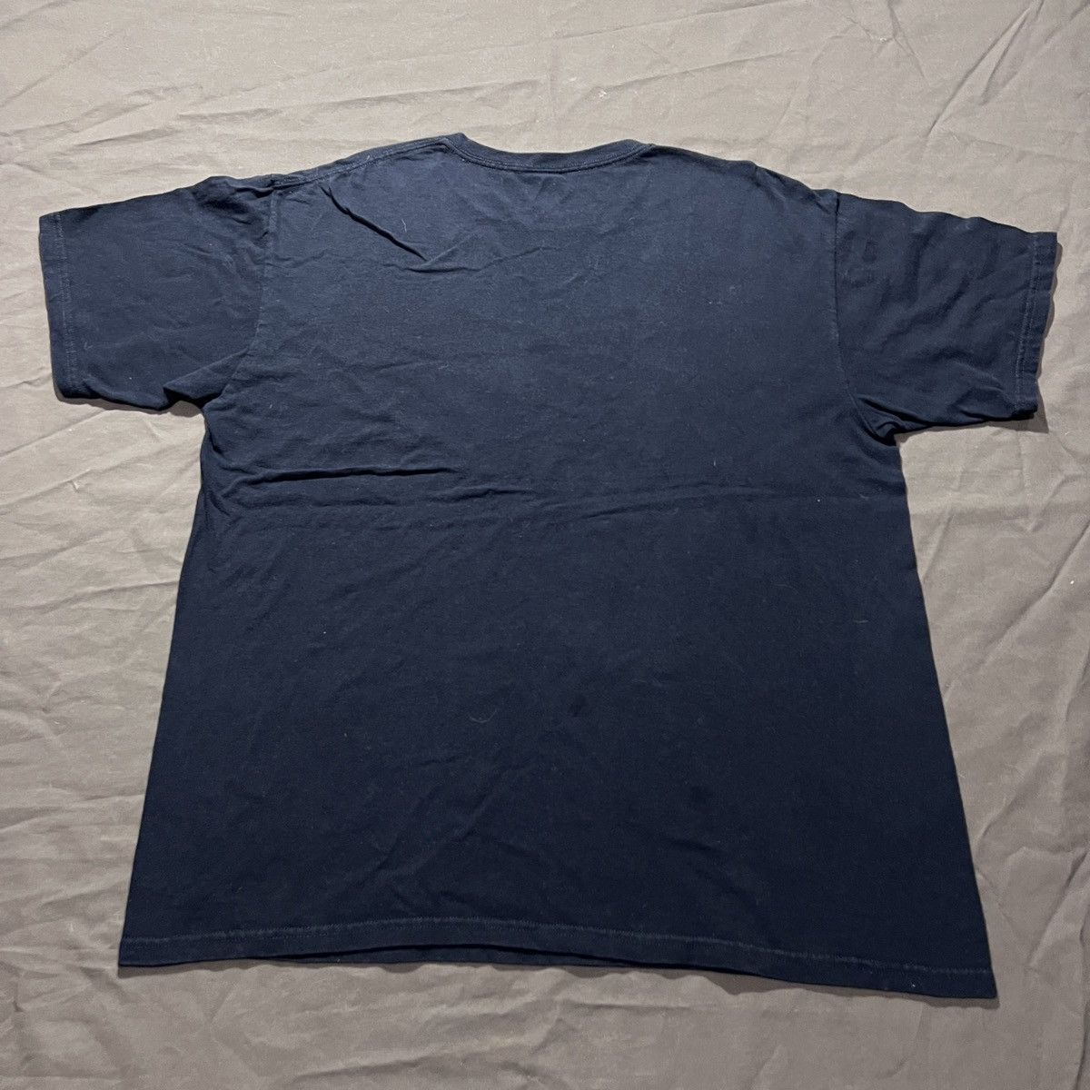 Vintage Y2K Carbon Glacier Distillery Promo Tee graphic streetwear Size US XL / EU 56 / 4 - 4 Thumbnail