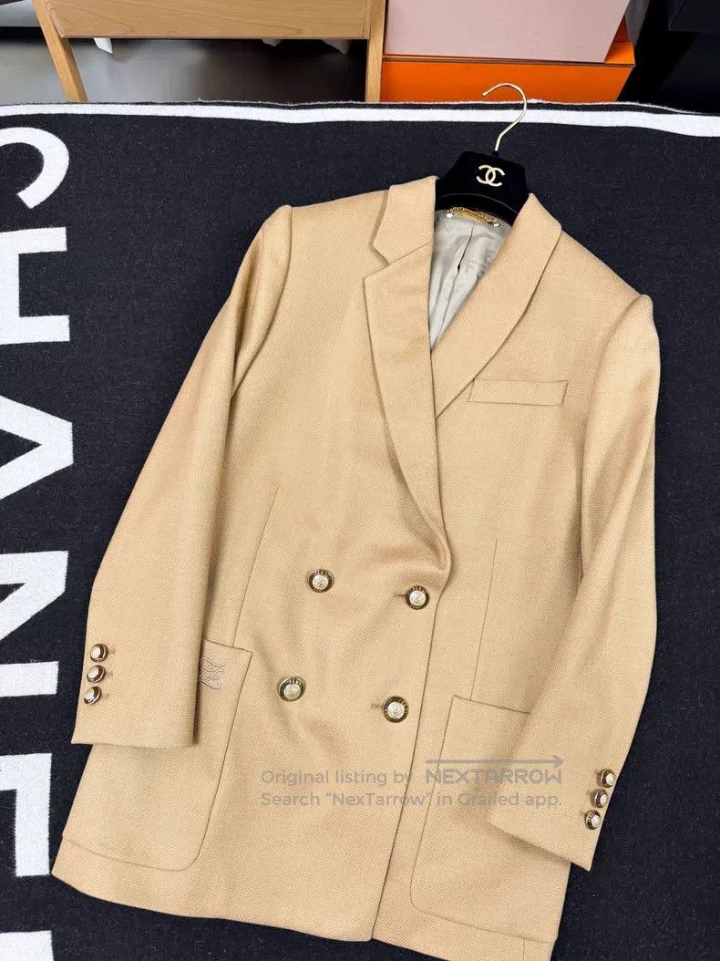 Fendi Fendi Exclusive Camel Color Double-Breasted Suit Jacket Size XS / US 0-2 / IT 36-38 - 1 Thumbnail