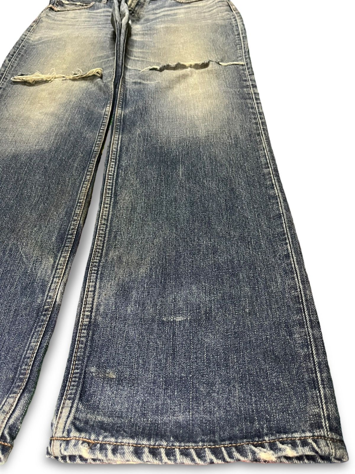 Levi's Vintage Levis 502 Classic Faded Wash Distressed Baggy Jeans Size US 37 - 7 Thumbnail