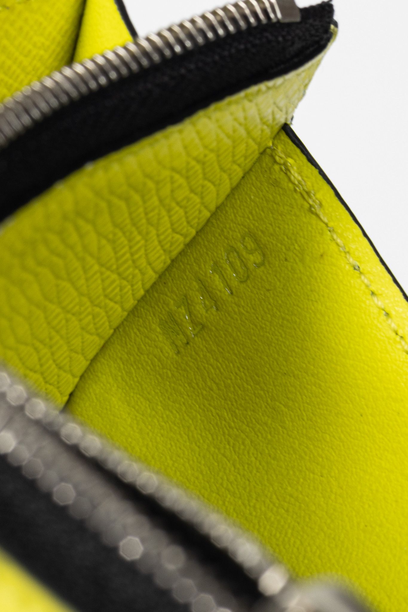 Louis Vuitton Louis Vuitton Taigarama Lemonade Monogram Canvas Card Case Size ONE SIZE - 9 Thumbnail