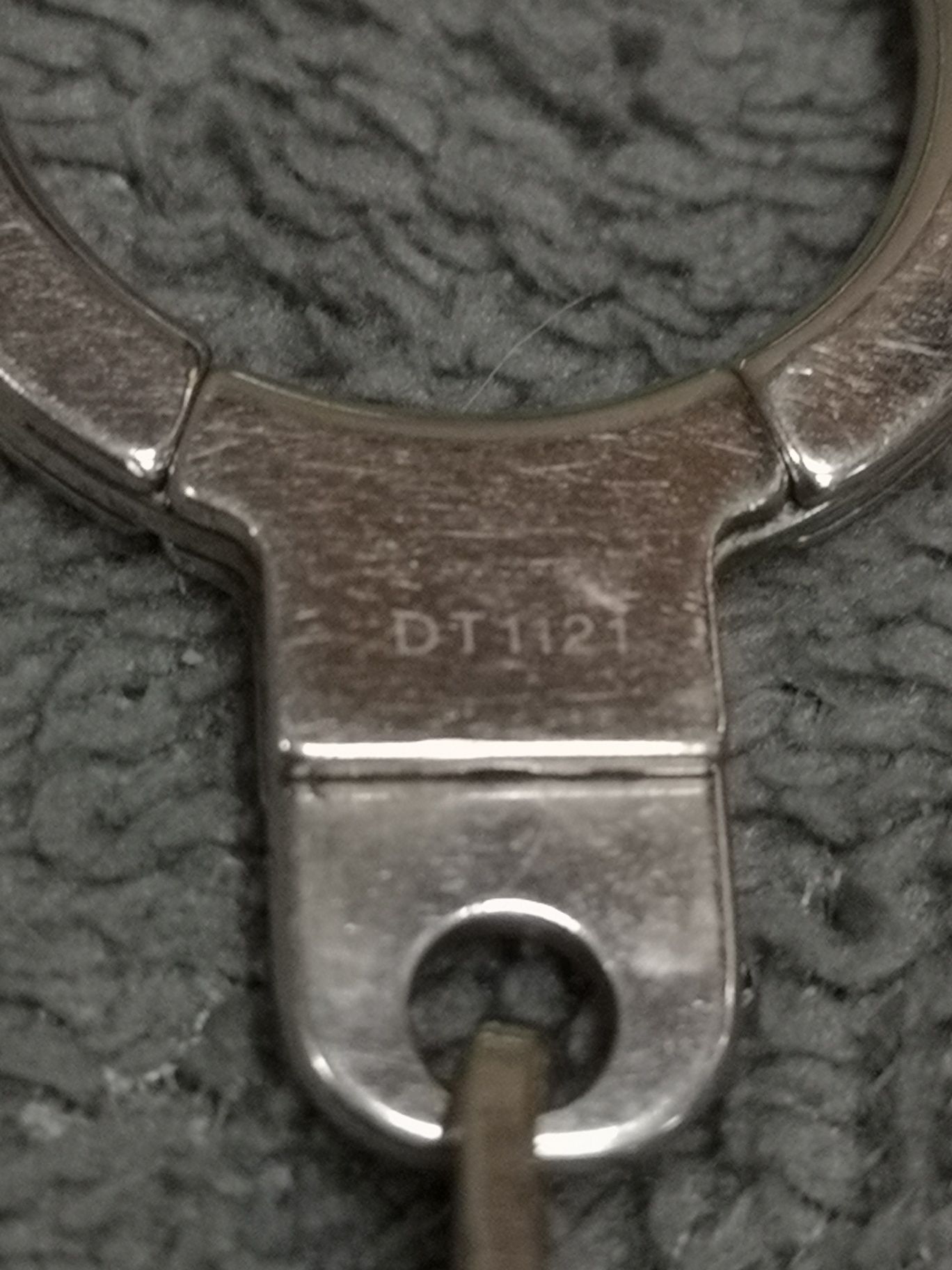 Louis Vuitton Louis Vuitton Keyring DT 1121 Flashlight Key Holder Size ONE SIZE - 3 Thumbnail