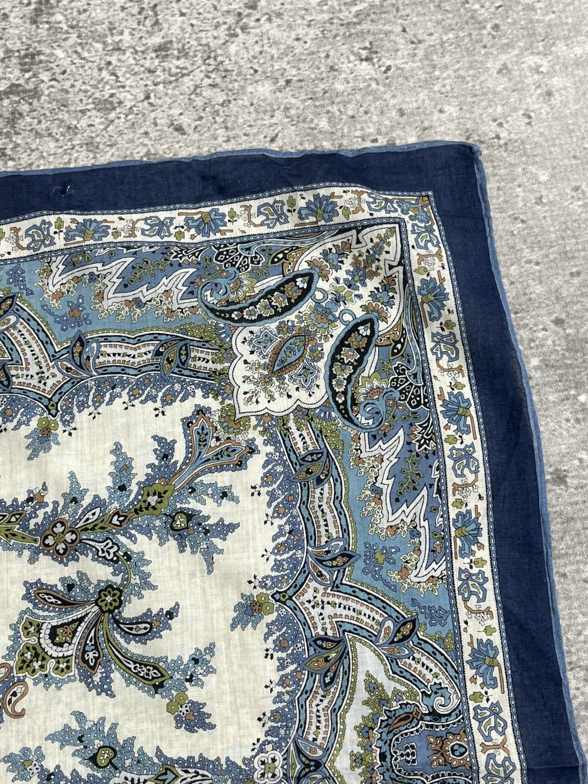 Yves Saint Laurent Vintage YSL Handkerchief / Bandana / Neckerchief Size ONE SIZE - 3 Thumbnail