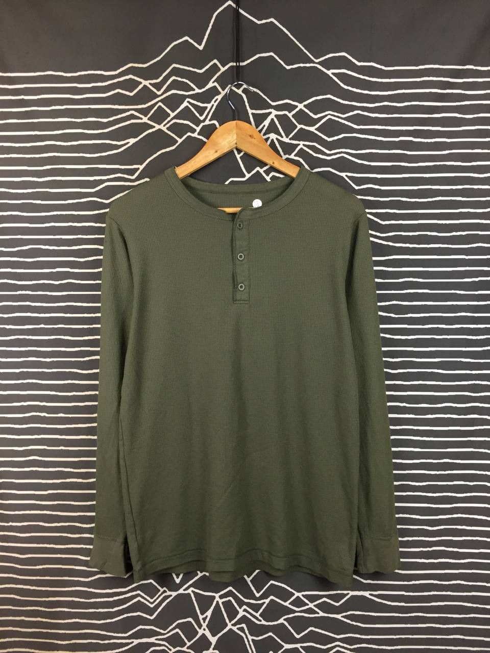 GU GU Japan Waffle Knit Olive Green Long Sleeve Henley Tee Size US M / EU 48-50 / 2 - 2 Thumbnail