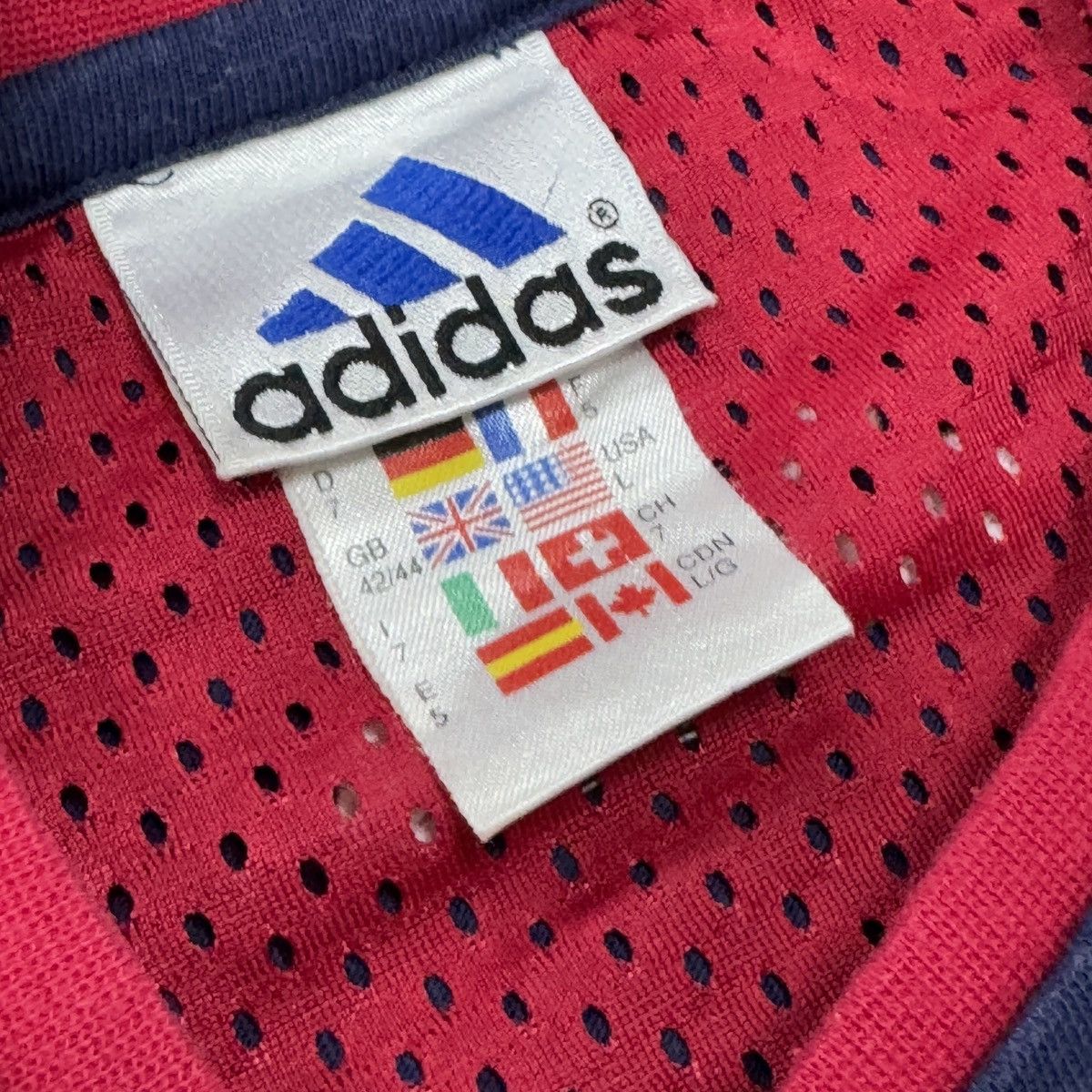 Adidas × Vintage Vintage Adidas Embroidered Box Logo T-Shirt Size L Size US L / EU 52-54 / 3 - 12 Thumbnail