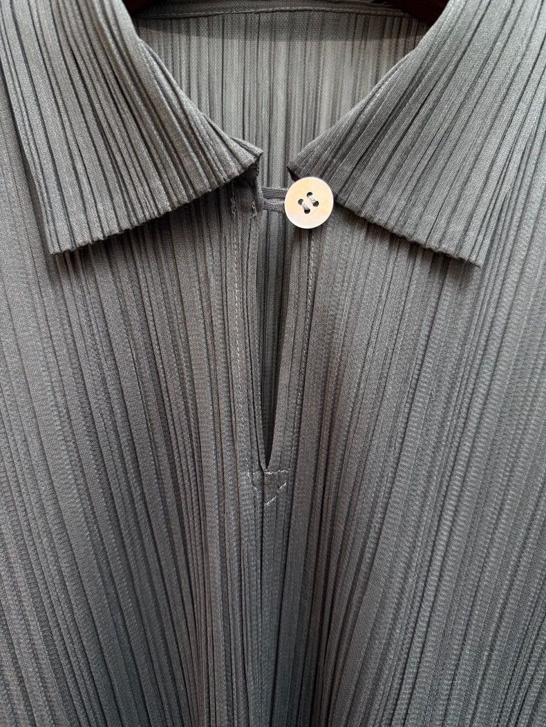 Issey Miyake Issey Miyake Grey pleated top Size M / US 6-8 / IT 42-44 - 2 Thumbnail
