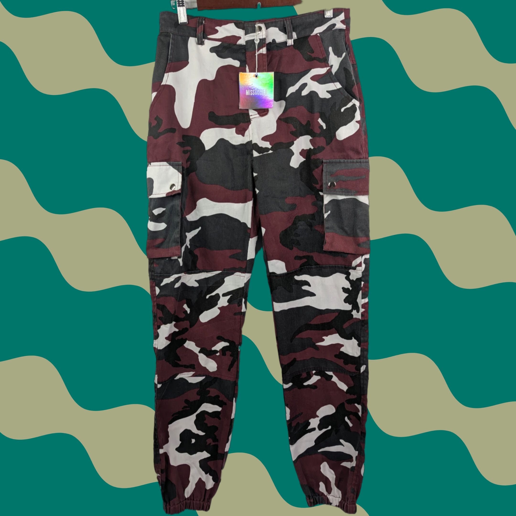 Missguided NWT Missguided Red Camo Cargo Printed Combat Trousers Joggers Women's Size 6 Size 28" / US 6 / IT 42 - 1 Thumbnail