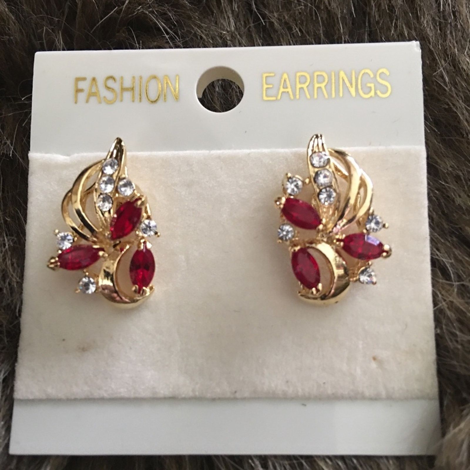 Jewelry Faux ruby gold tone cluster pierced earrings Size ONE SIZE - 4 Thumbnail