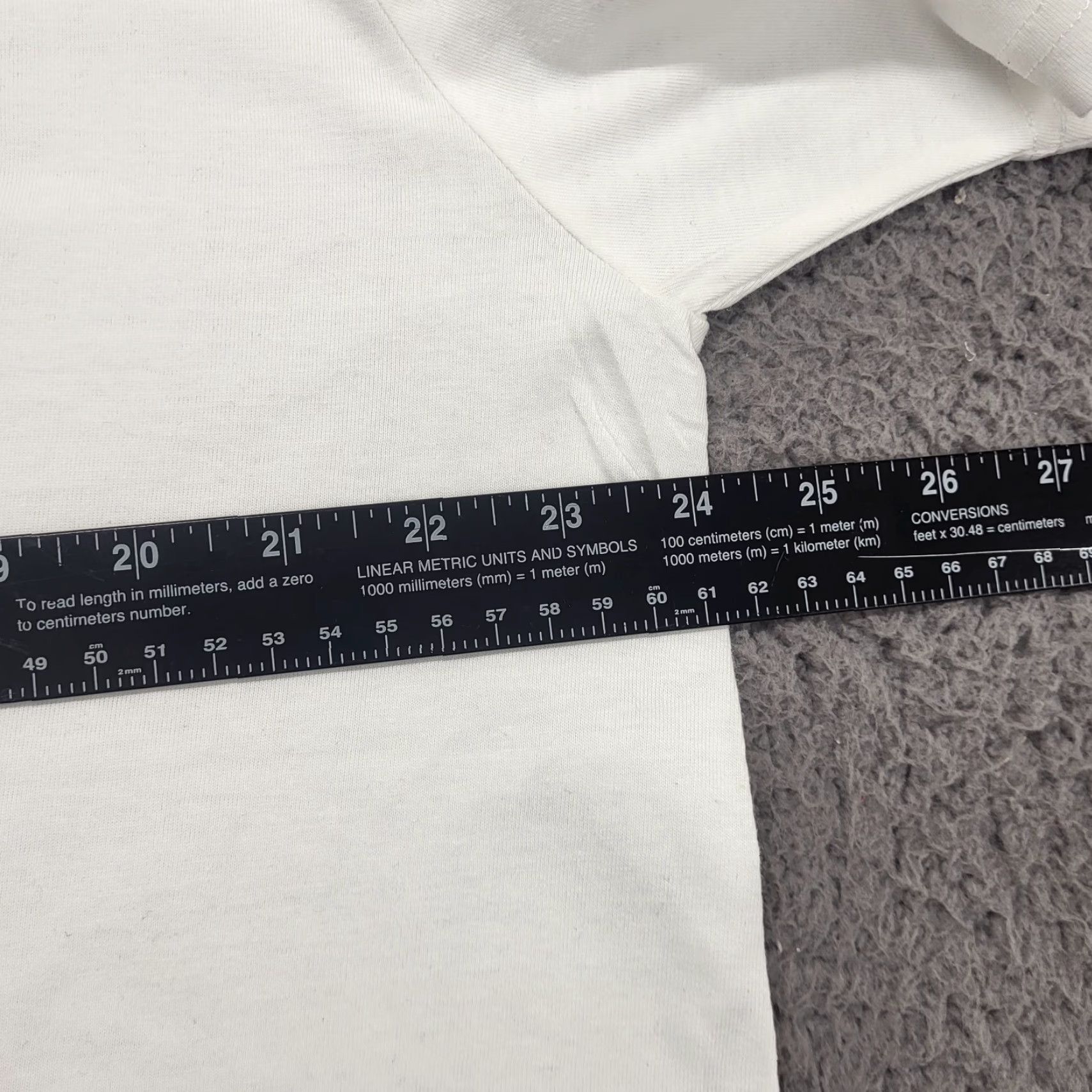 Disney Disney Winnie The Pooh T-SHIRT Adult Unisex XXL White Cartoon Tee Bee Honey Shirt Size US XXL / EU 58 / 5 - 6 Thumbnail