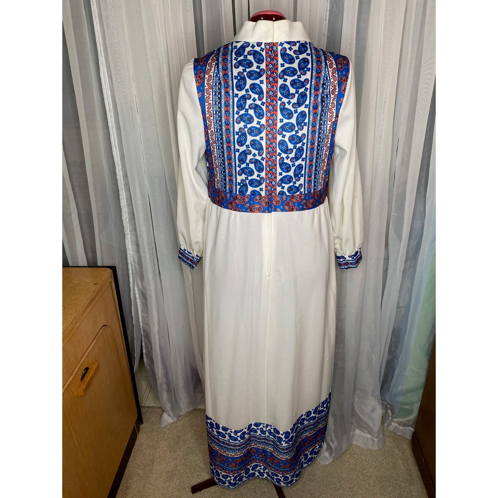 Vintage maxi dress with patterned yoke boho with coat white blue red Size XXL / US 16-18 / IT 52-54 - 7 Thumbnail