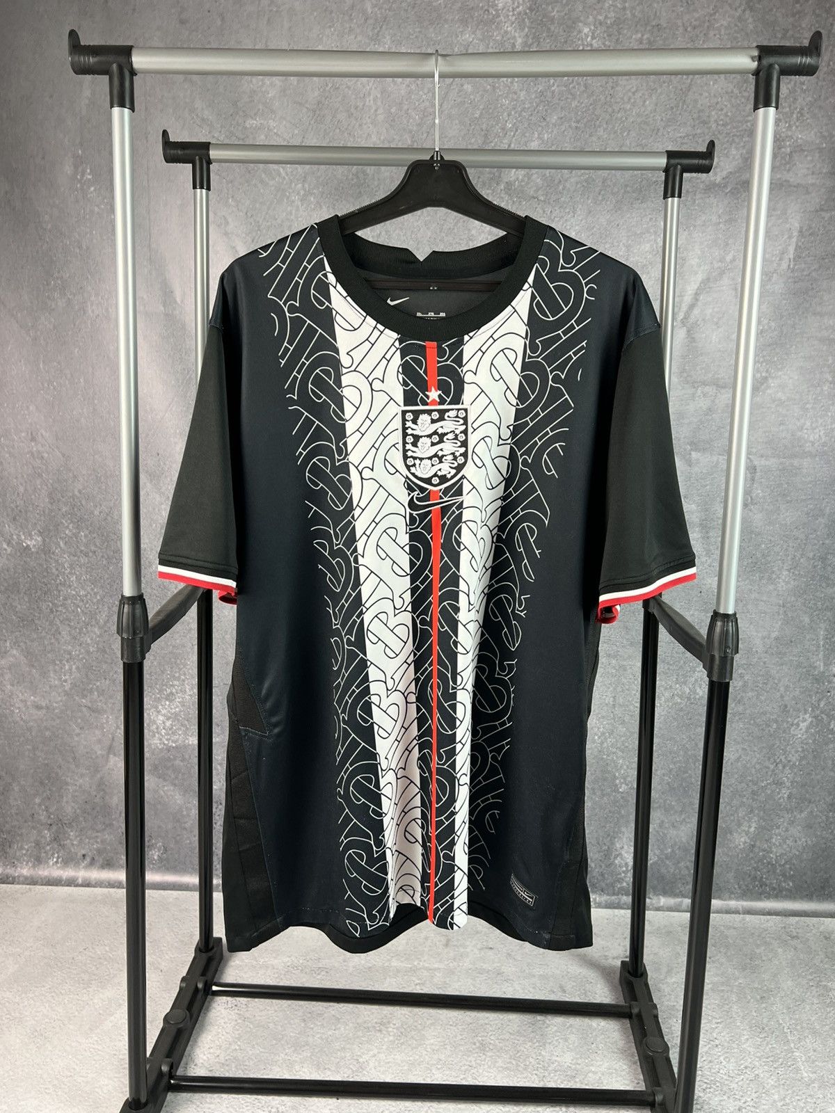 Nike Burberry x Nike England soccer jersey Size US XXL / EU 58 / 5 - 1 Thumbnail