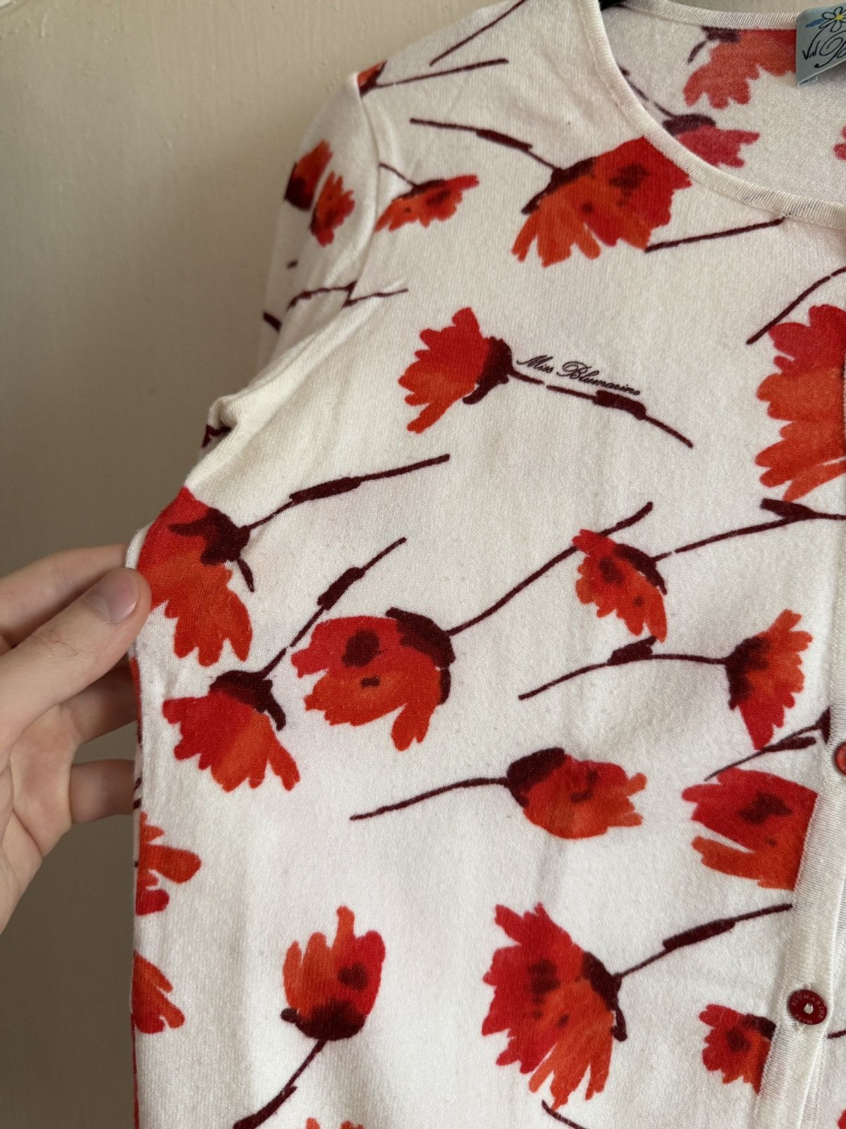 Blumarine Vintage Miss Blumarine Red Floral Cardigan White Knit Size L / US 10 / IT 46 - 11 Thumbnail