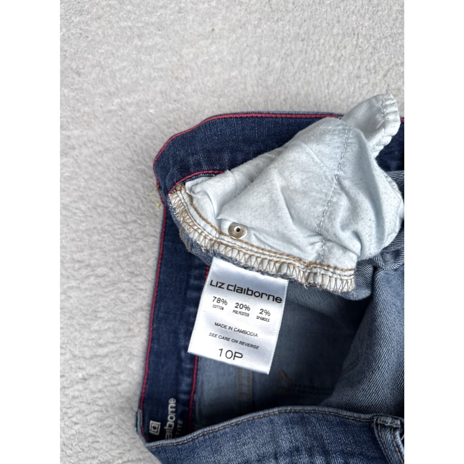 Liz Claiborne Liz Claiborne Capri Jeans Womens 10P Blue Med Wash Mid Rise Denim 32x19 Size 32" / US 10 / IT 46 - 7 Thumbnail