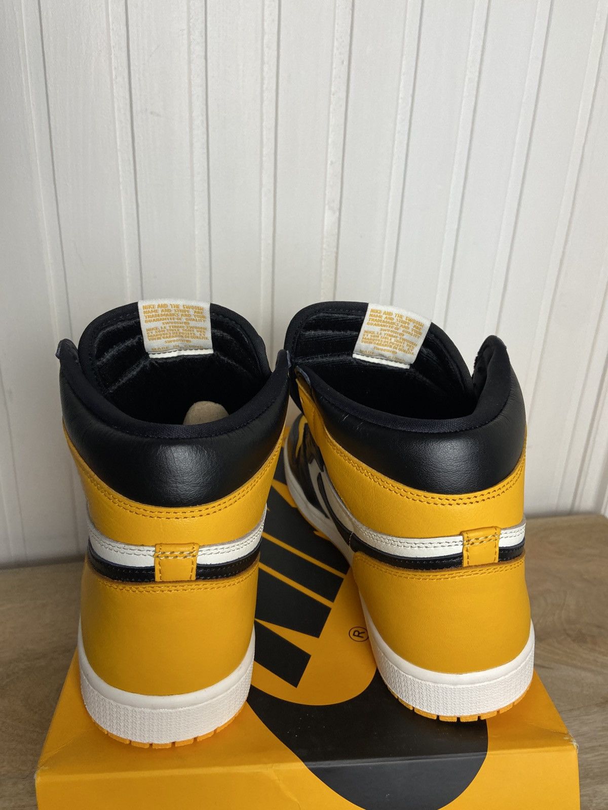 Jordan Brand New Jordan 1 Retro High "Taxi" Authentic Size 11US Size US 11 / EU 44 - 4 Thumbnail
