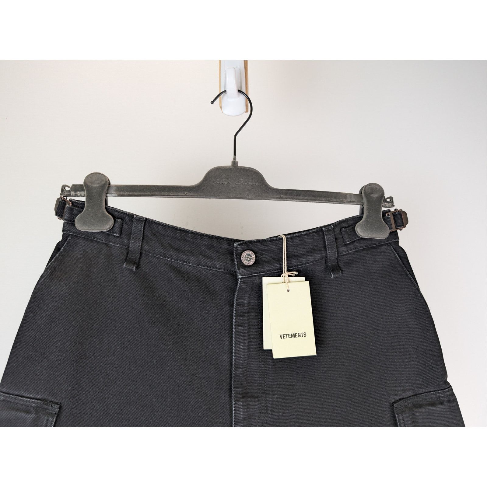 Vetements o1rshd1 Cargo Shorts in Black Size US 30 / EU 46 - 3 Thumbnail