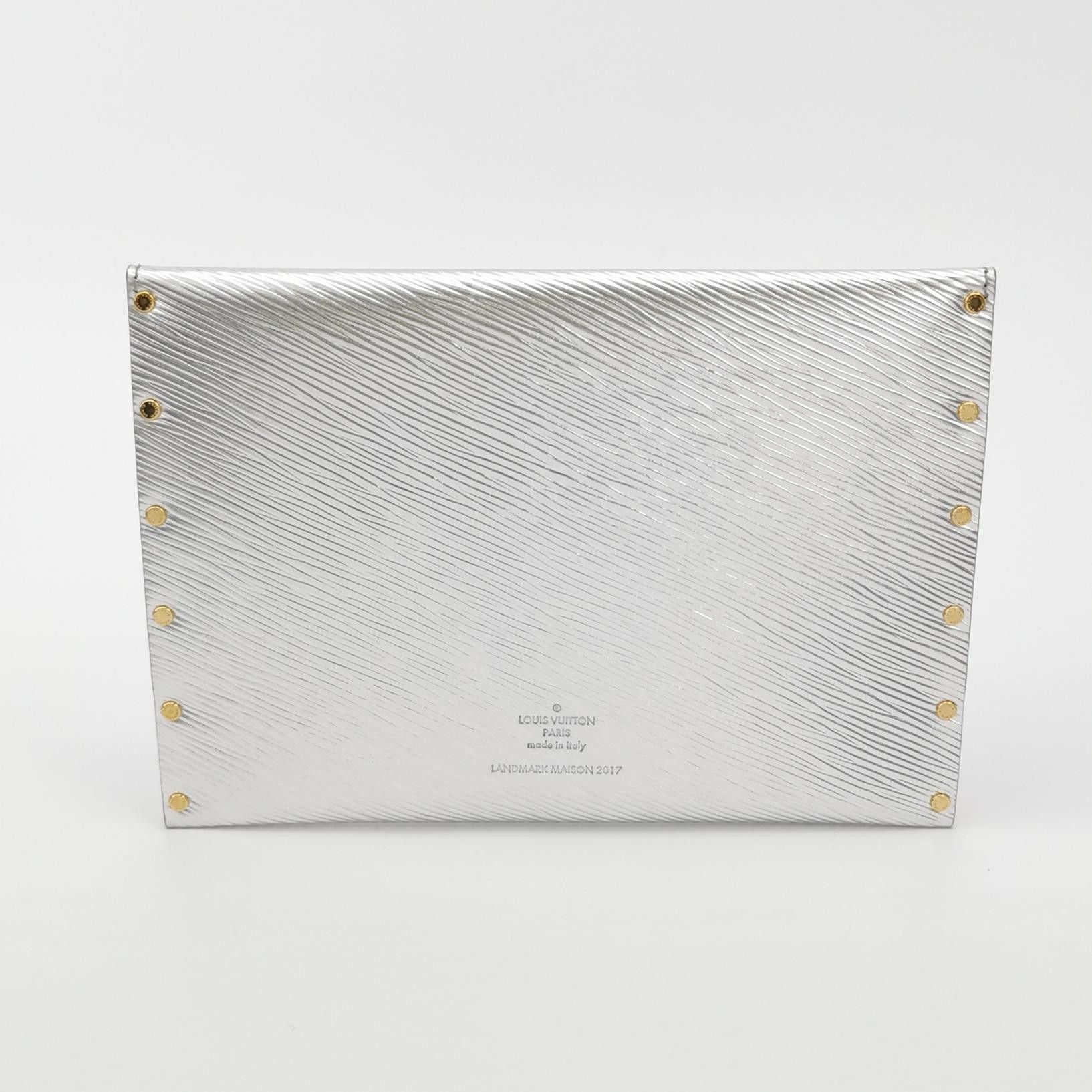 Louis Vuitton Louis Vuitton (LV) Cowhide solid color water ripple rivet c Size ONE SIZE - 3 Thumbnail