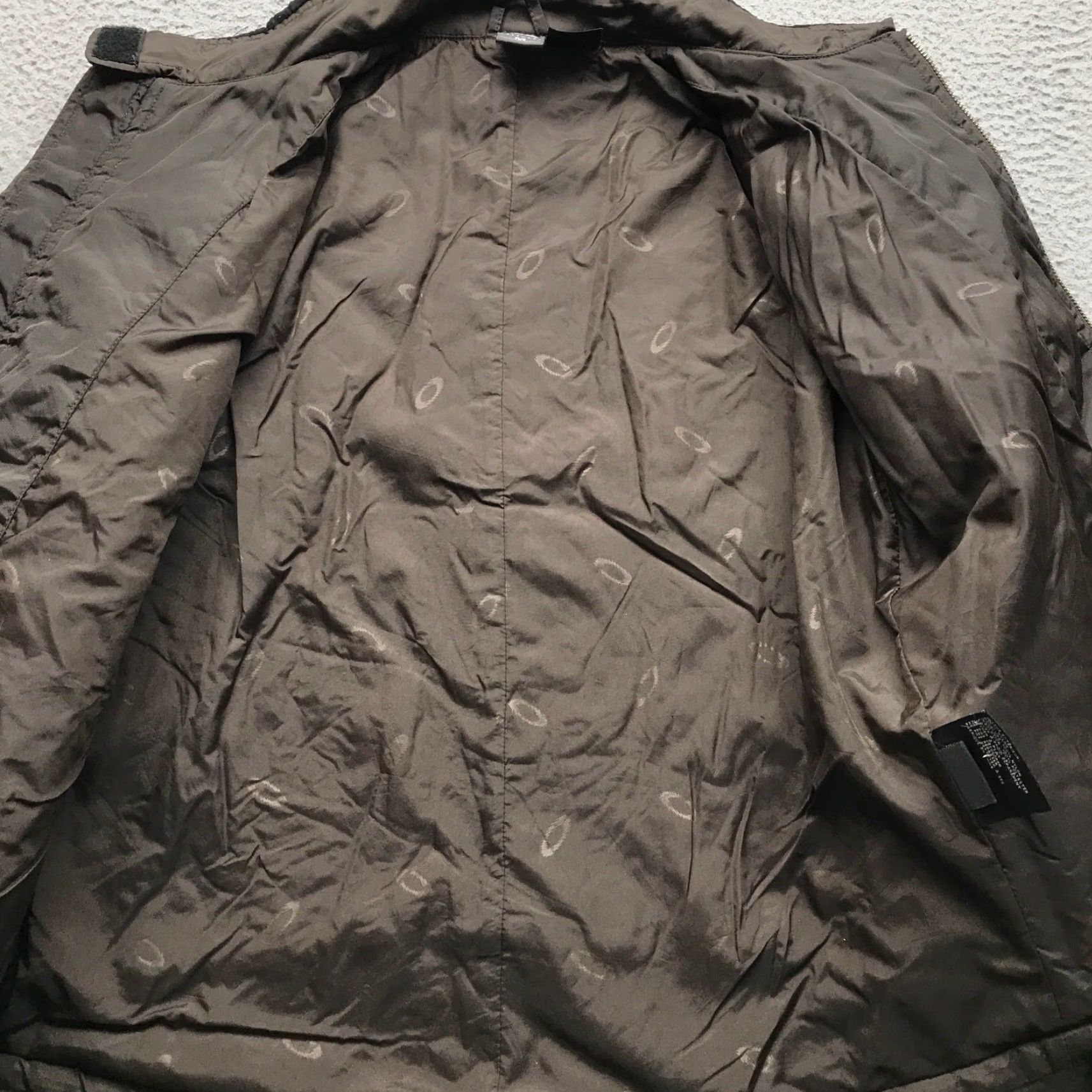 Oakley VINTAGE Oakley Jacket Womens M Brown Quilted Lined Full Zip Embroidered Logo Pockets Long Sleeve 100% Nylon Regular Fit Shirt/Jacket Size M / US 6-8 / IT 42-44 - 7 Thumbnail