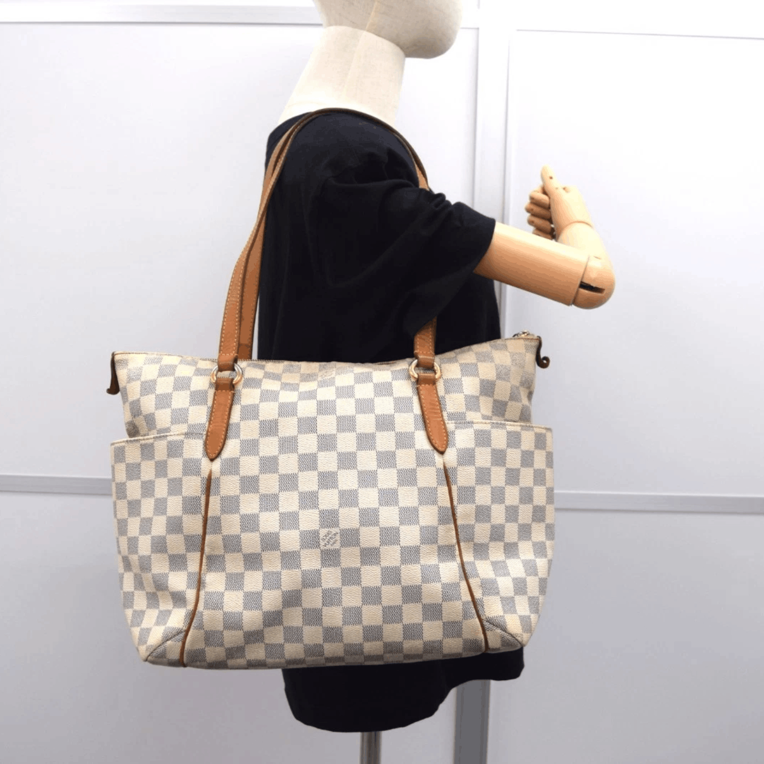 Louis Vuitton Louis Vuitton Totally MM Tote Bag Damier Azur Canvas N51262 Size ONE SIZE - 1 Thumbnail