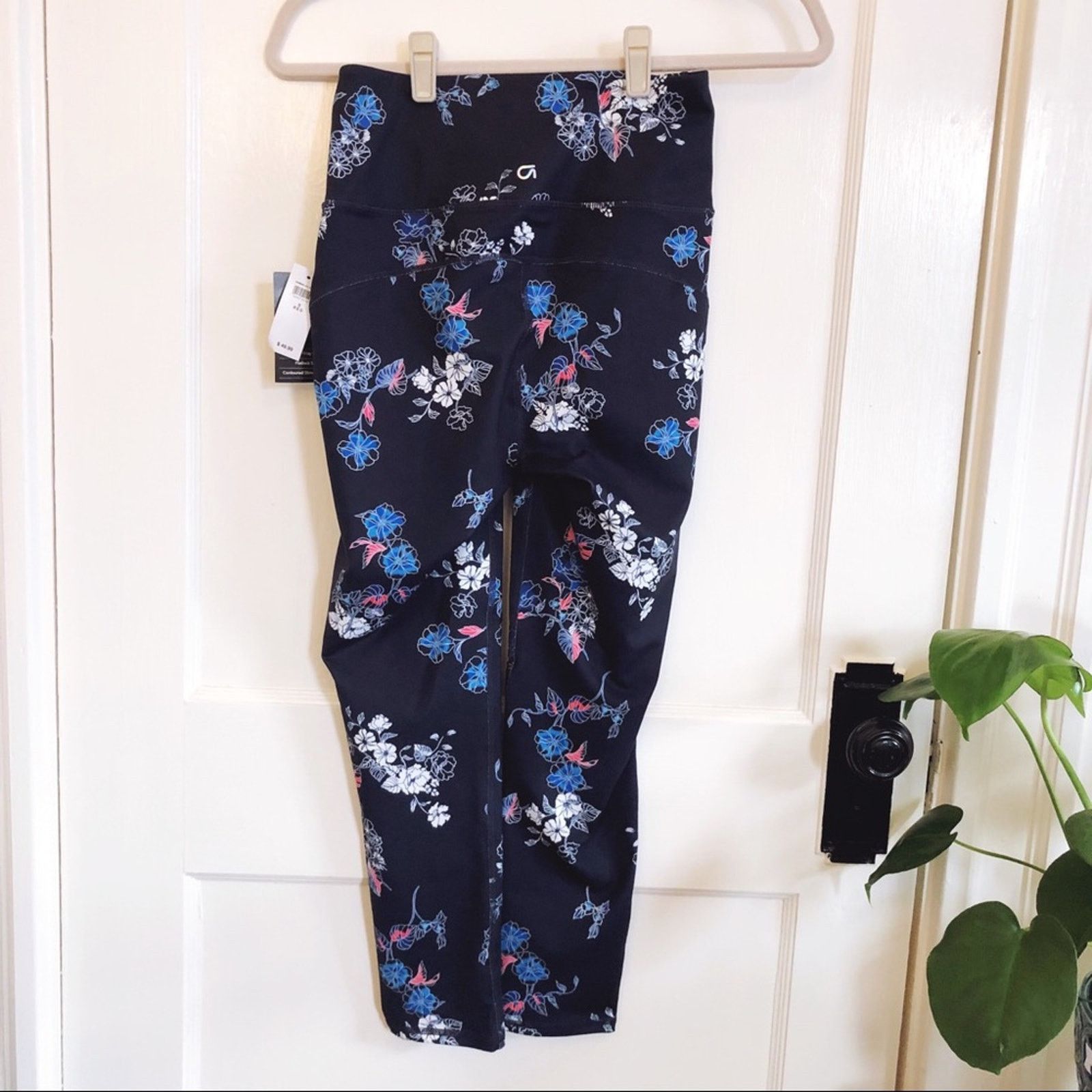 Gap GAP Fit High-Rise Blue Floral Compression Leggings Size 27" / US 4 / IT 40 - 1 Thumbnail