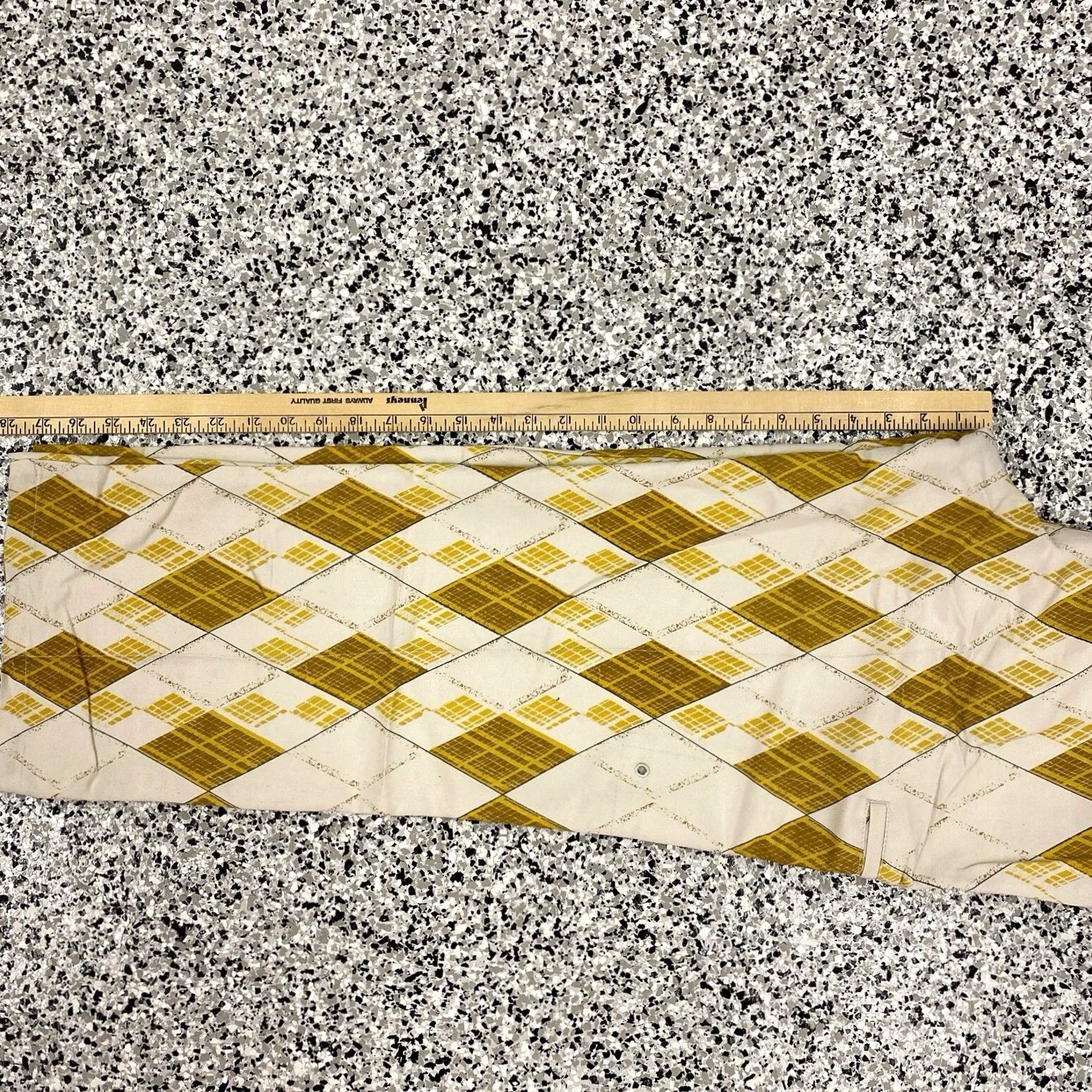 Oakley VINTAGE Oakley Pants Mens 31x34 30x28 Yellow Rayon Plaid Cargo Pocket Straight Inseam 28 Dress Pants All Season Size US 30 / EU 46 - 6 Thumbnail