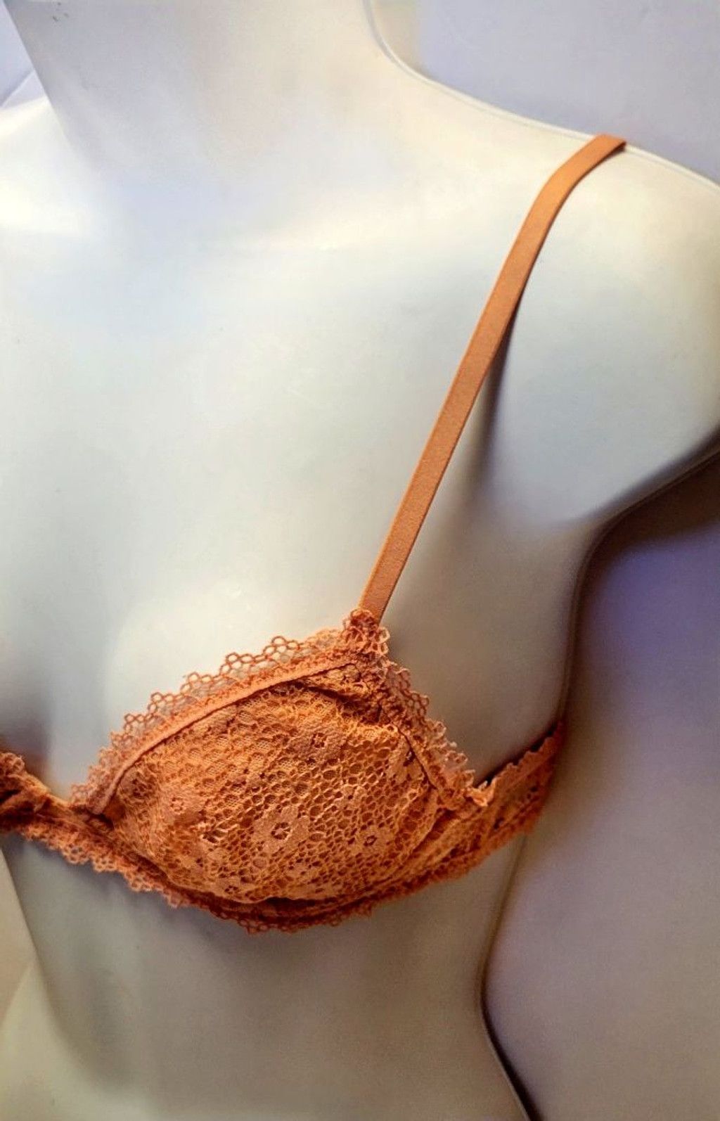 Victoria's Secret Victoria's Secret unlined lace underwired bralette size XS Size ONE SIZE - 2 Thumbnail