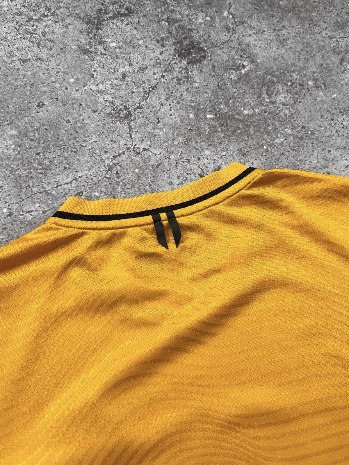 Castore Wolverhampton Wanderers 2021/22 Castore Football Jersey Size US L / EU 52-54 / 3 - 6 Thumbnail