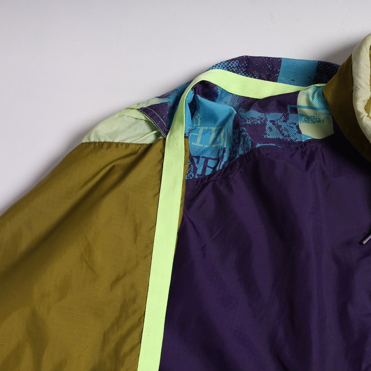 Nike Vintage Nike Maximal Power Multicolour Windbreaker Jacket Size US M / EU 48-50 / 2 - 7 Thumbnail