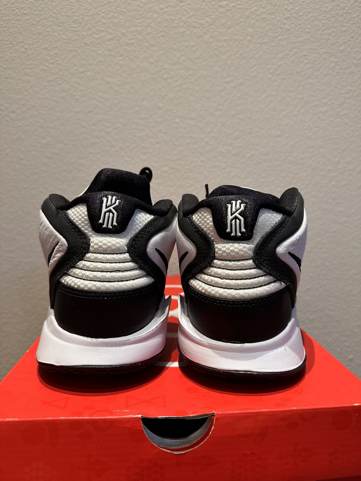 Nike Nike Kyrie Infinity Size US9.5 Size US 9.5 / EU 42-43 - 3 Thumbnail