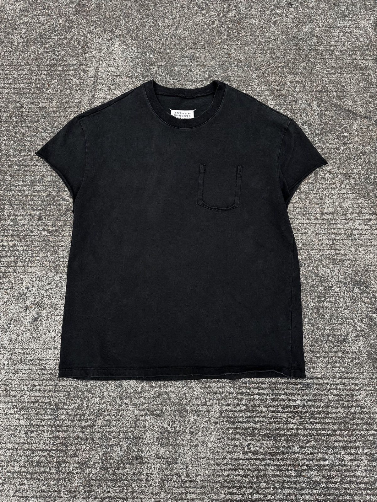 Maison Margiela Maison Margiela FW19 Ripped Pocket Damage Tee Size US L / EU 52-54 / 3 - 1 Thumbnail