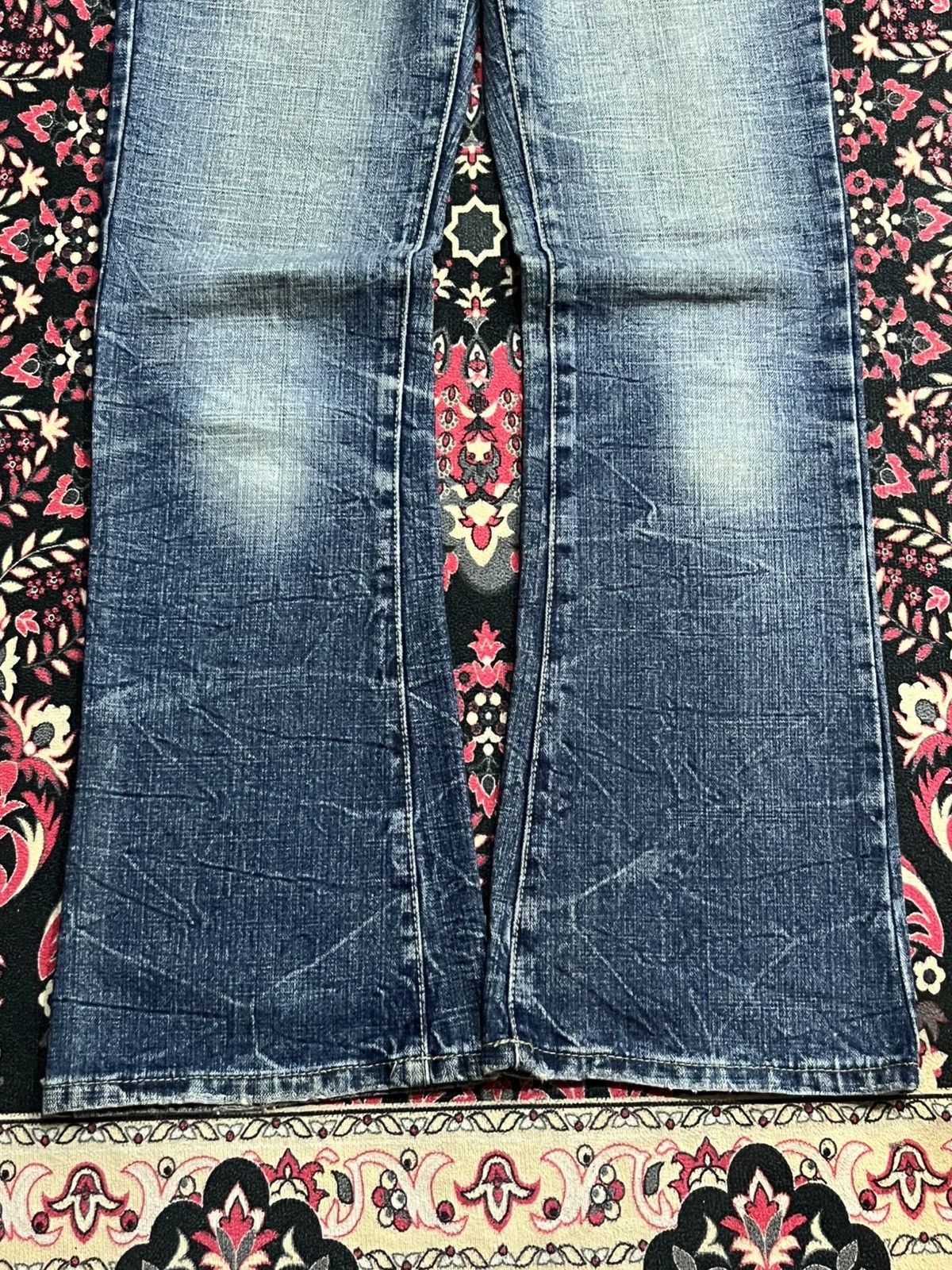 Vintage Vintage Japanese Brand Blue Whisker Washed Flare Jeans Size 30" / US 8 / IT 44 - 8 Thumbnail