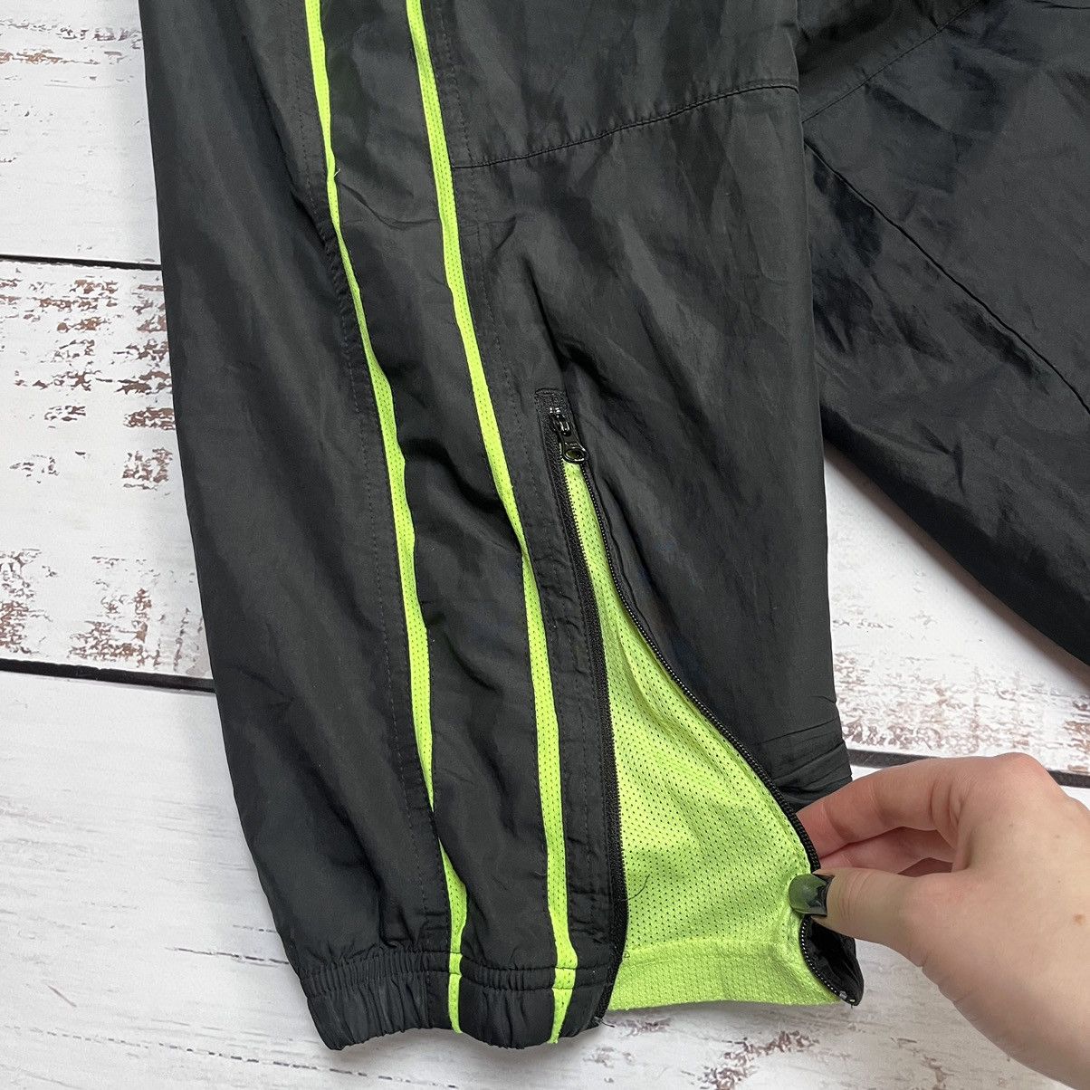 Nike × Vintage Nike Vintage Track Pants Nylon Y2K Drill Streetwear Swoosh Size US 36 / EU 52 - 11 Thumbnail