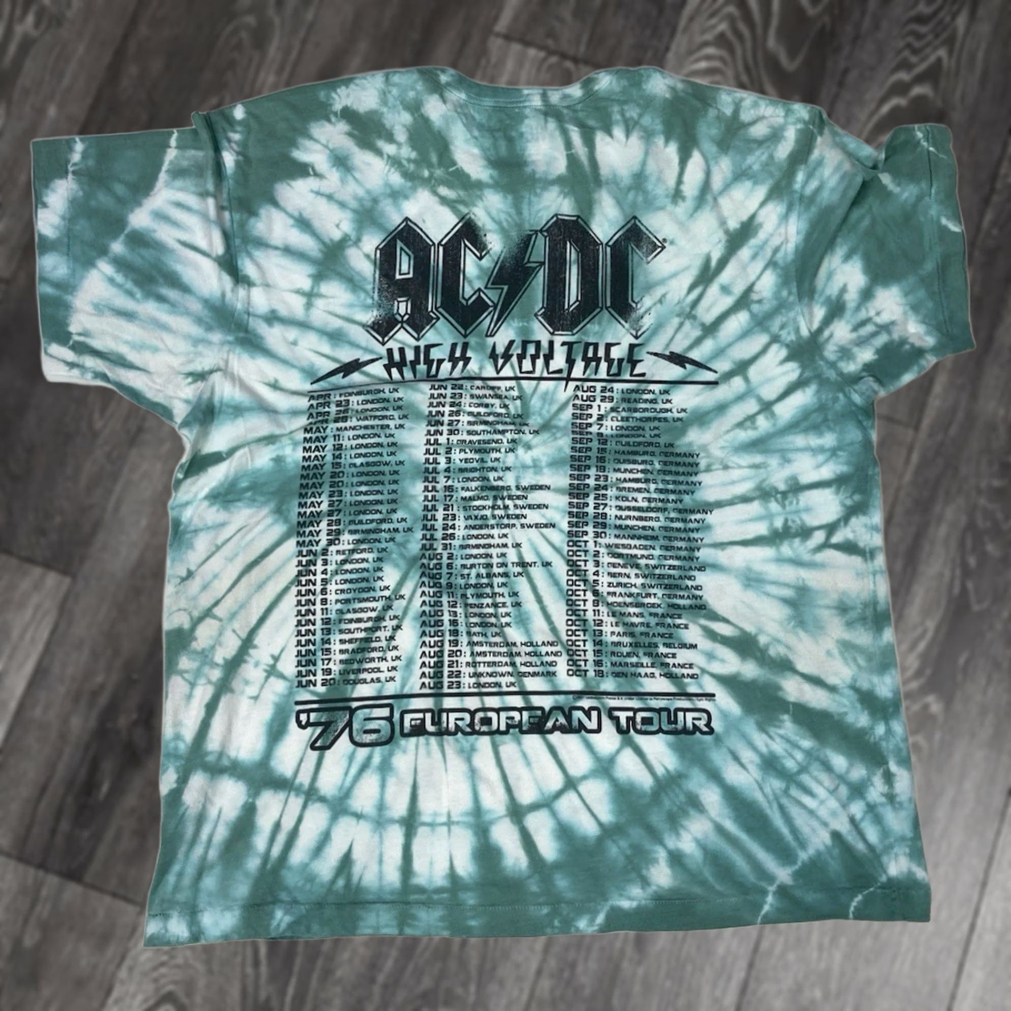 Vintage ACDC High Voltage 76 European Tour Graphic T-shirt Men XL Green Tie Dye Music Shirt Size US XL / EU 56 / 4 - 1 Thumbnail
