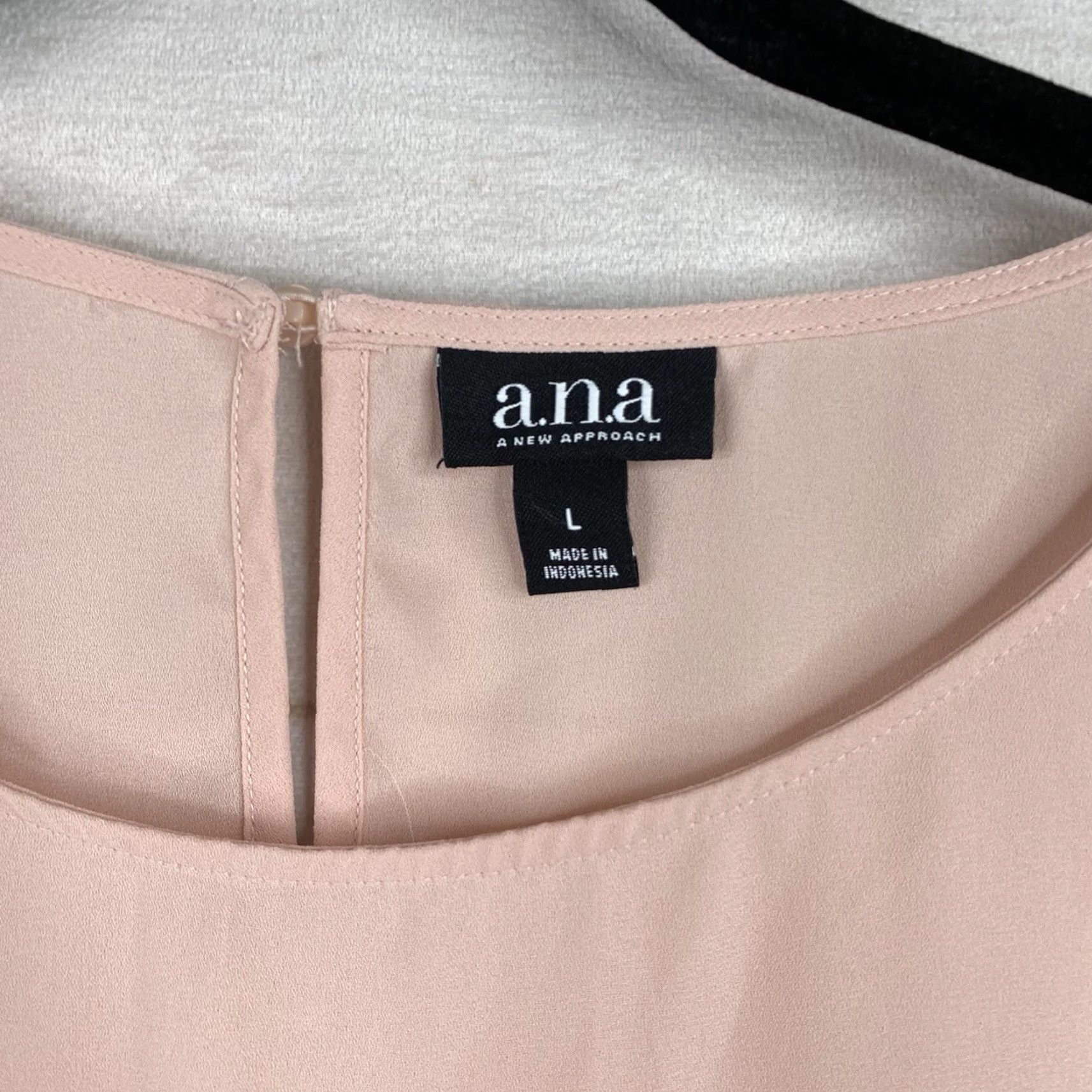 Pinko ANA Blouse Womens L Pink Round Neck Slit Sleeve Lined Keyhole Back Knit Top Costume? Size L / US 10 / IT 46 - 3 Thumbnail