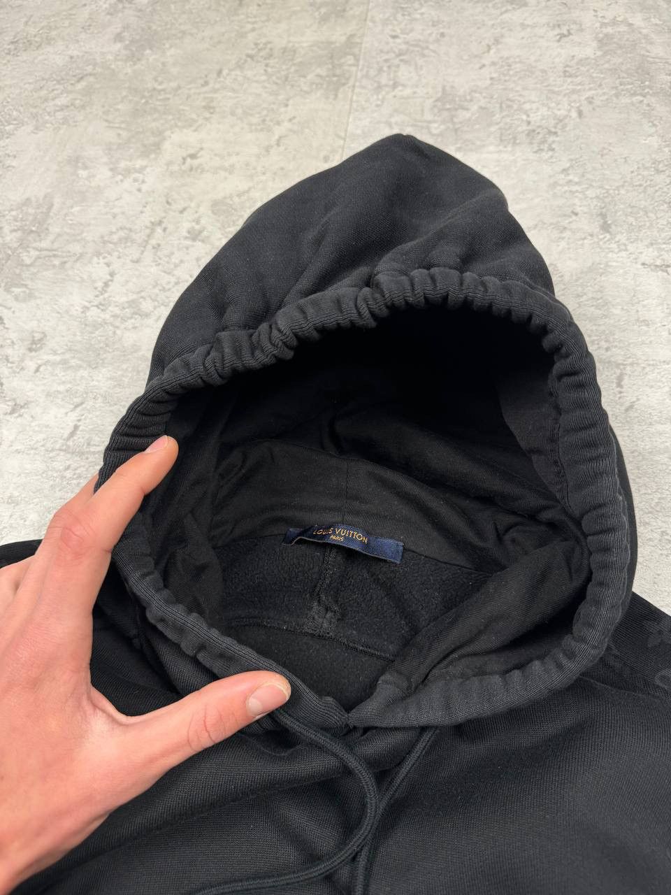Louis Vuitton Louis Vuitton Monogram Circle Cut Black Hoodie Size M Size US M / EU 48-50 / 2 - 13 Thumbnail