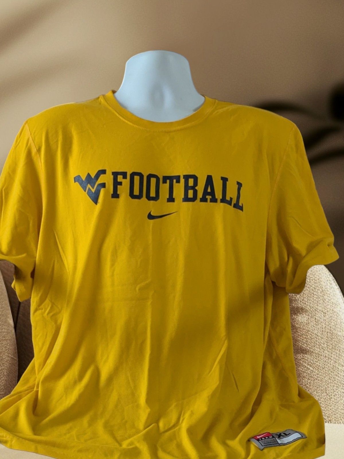 Nike West Virginia Mountaineers Football Shirt Men XL Yellow NCAA Size US XL / EU 56 / 4 - 1 Thumbnail