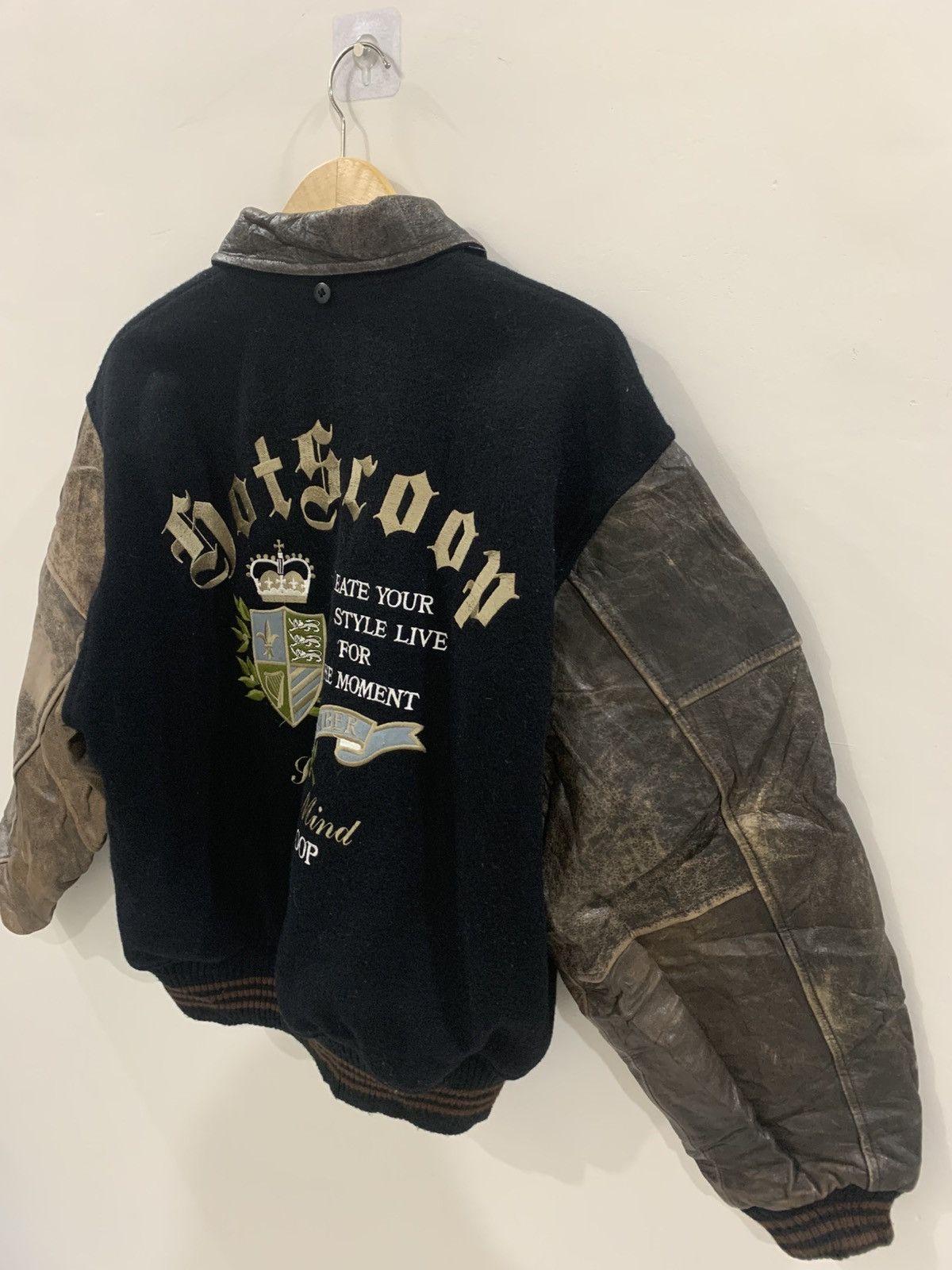 Japanese Brand Vintage 80’s “HOT SCOOP” Lettermen Varsity Jacket Size US L / EU 52-54 / 3 - 2 Thumbnail