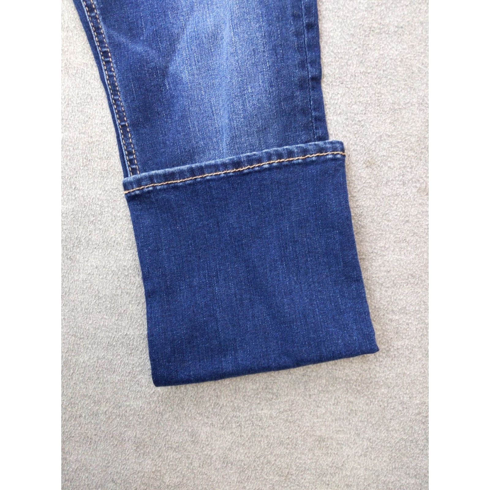 Silver Jeans Co. Silver Jeans Co Avery Straight Jeans Womens 28x30 Blue Mid Rise Stretch Denim Shirt/Pants? Size 28" / US 6 / IT 42 - 3 Thumbnail