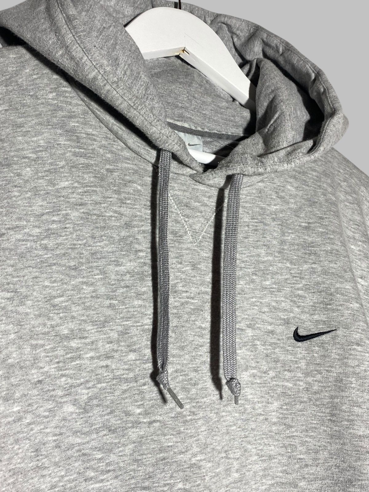 Nike 🔥 VINTAGE 00s NIKE Y2k DRILL SWOOSH GREY HOODIE SWEATSHIRT 🔥 Size US XL / EU 56 / 4 - 4 Thumbnail