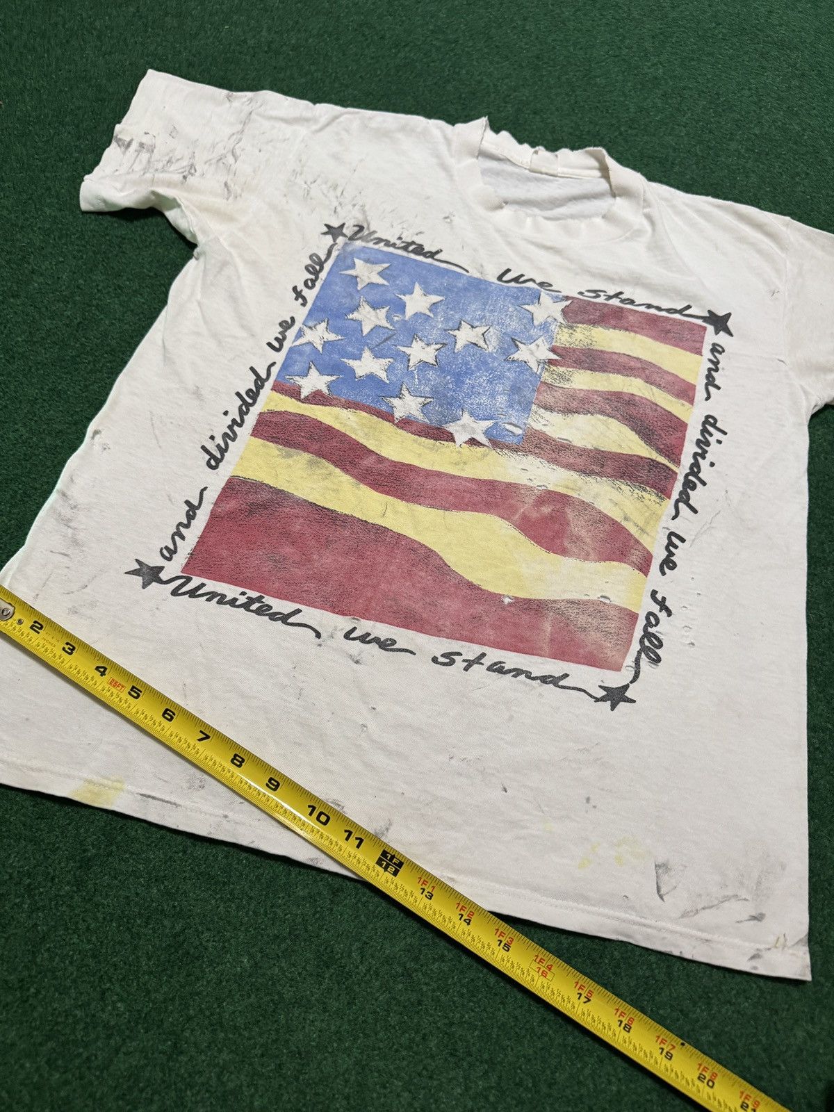 Vintage Vintage 90s USA United We Stand Distressed Patriotic T Shirt Size US L / EU 52-54 / 3 - 7 Thumbnail