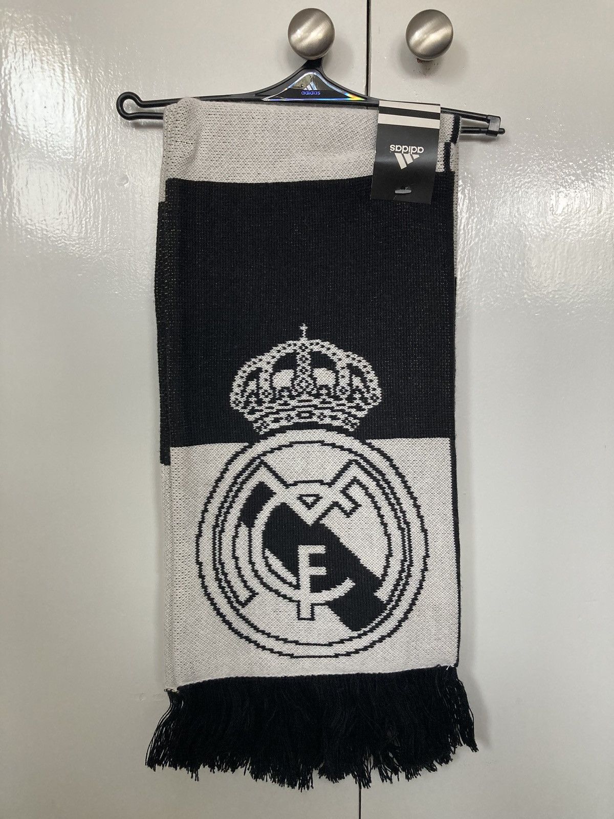 Adidas ADIDAS REAL MADRID CF SCARF SOCCER FOOTBALL KNIT BLACK WHITE Size ONE SIZE - 1 Thumbnail