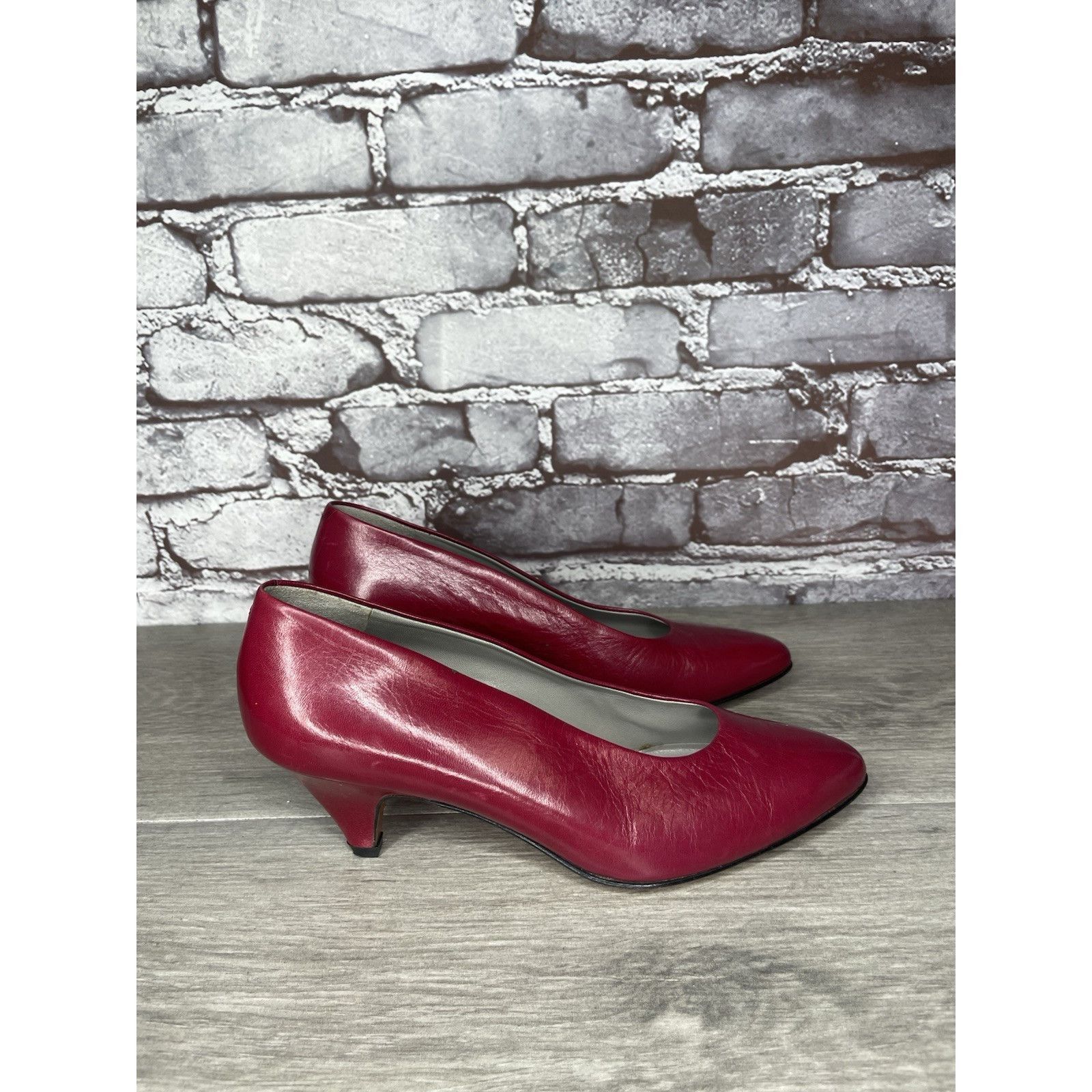 Carolina Herrera Garolini Cherry Red Leather Pointed Toe Italy Dress Heels Wo Size US 5.5 / IT 35.5 - 15 Thumbnail